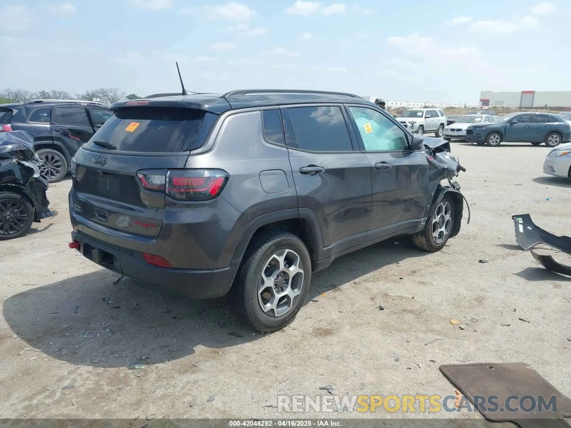 4 fotografías del automóvil dañado 3C4NJDDBXNT157230 JEEP COMPASS 2022