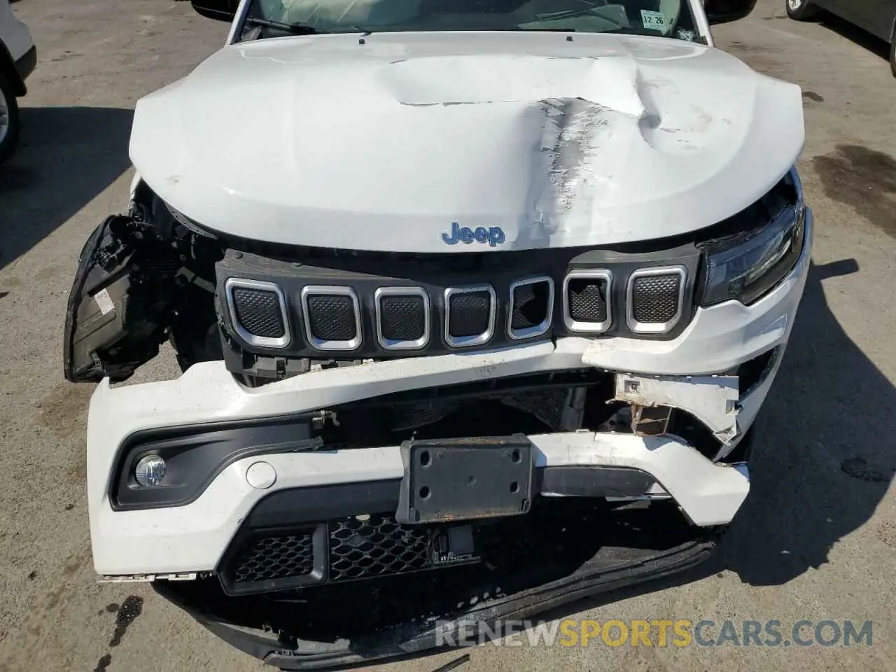 12 fotografías del automóvil dañado 3C4NJDFB0NT113878 JEEP COMPASS 2022