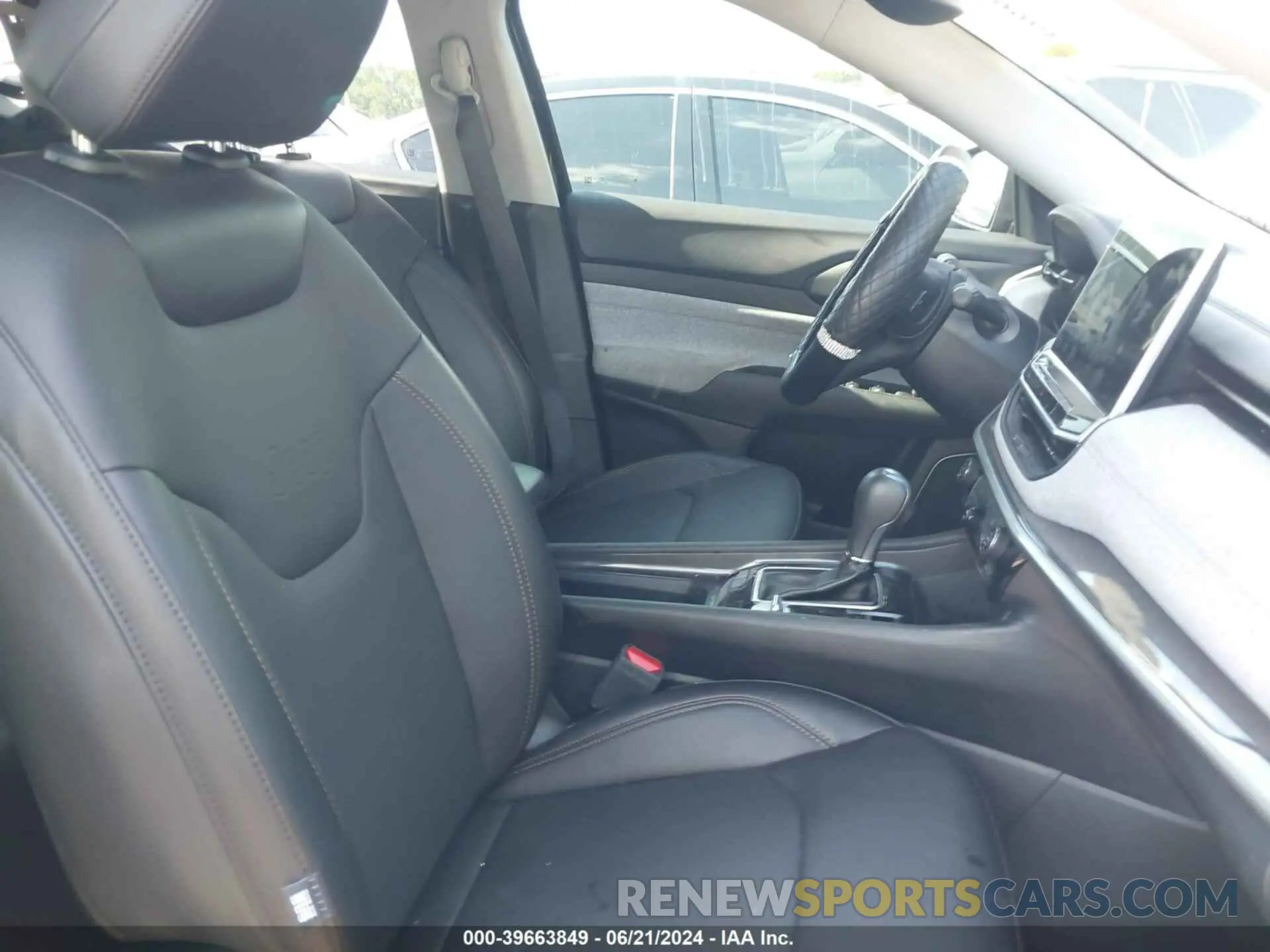 5 fotografías del automóvil dañado 3C4NJDFB3NT222237 JEEP COMPASS 2022