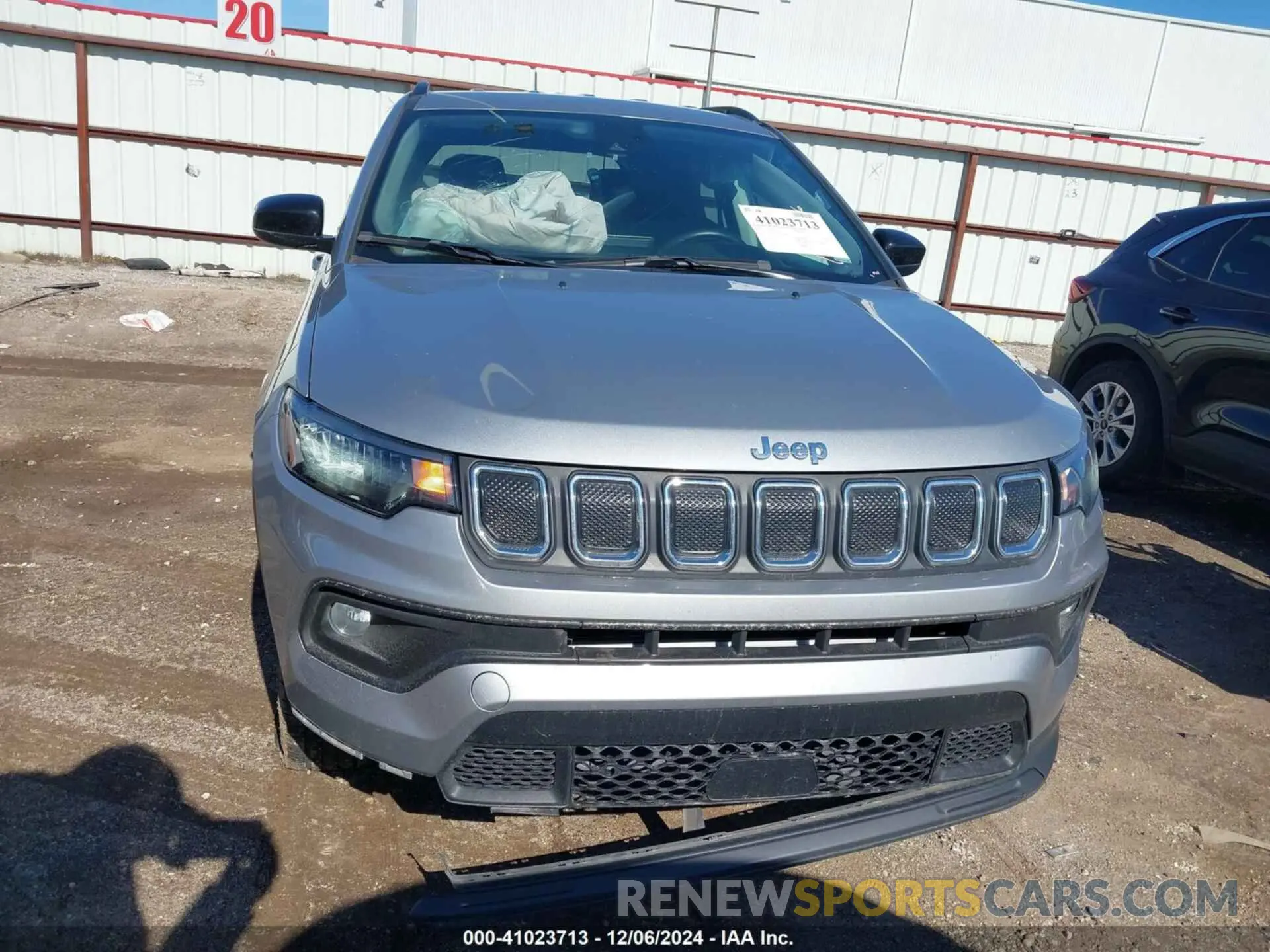 12 fotografías del automóvil dañado 3C4NJDFB4NT207889 JEEP COMPASS 2022