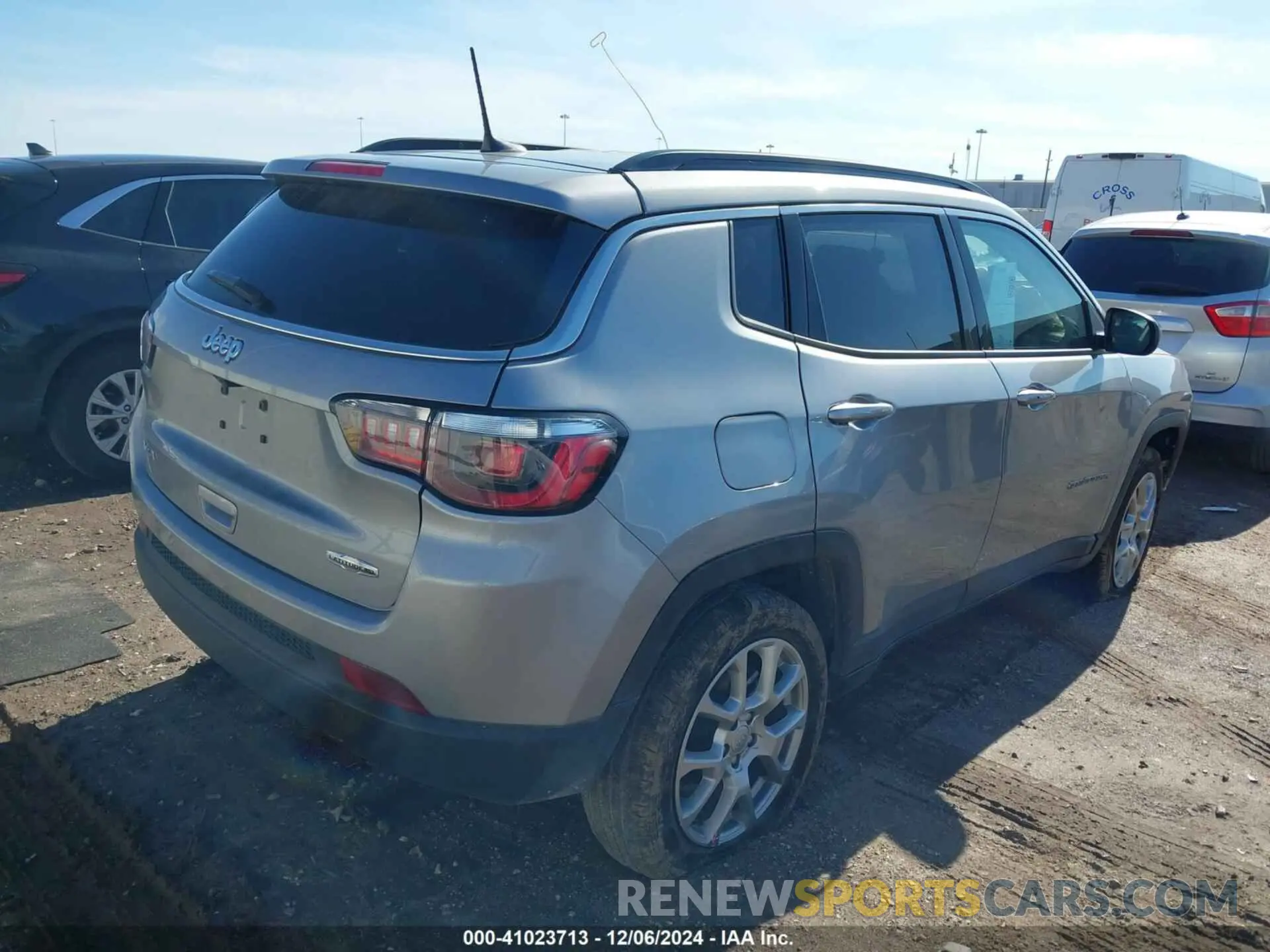 4 fotografías del automóvil dañado 3C4NJDFB4NT207889 JEEP COMPASS 2022