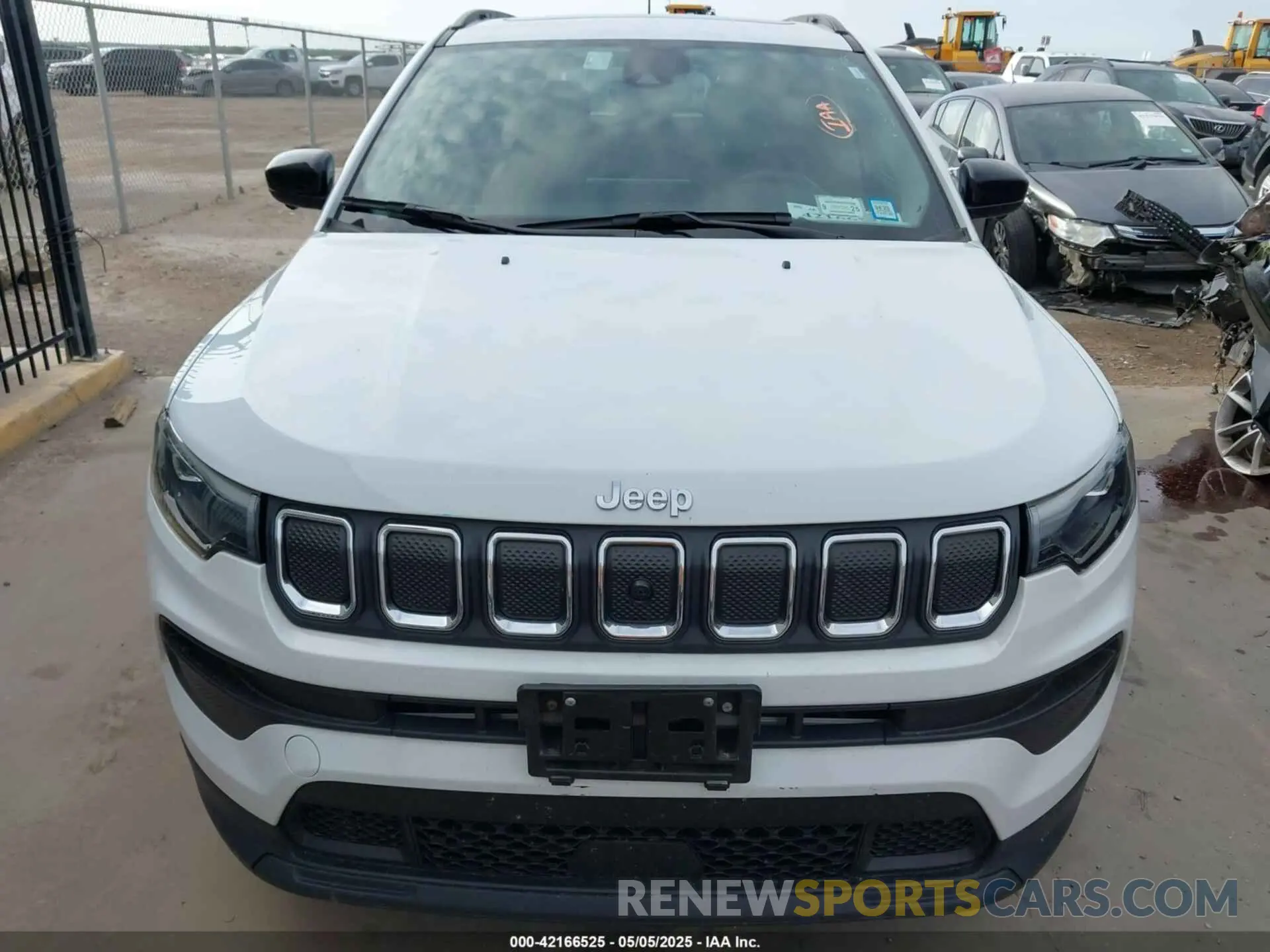 12 fotografías del automóvil dañado 3C4NJDFB4NT209450 JEEP COMPASS 2022