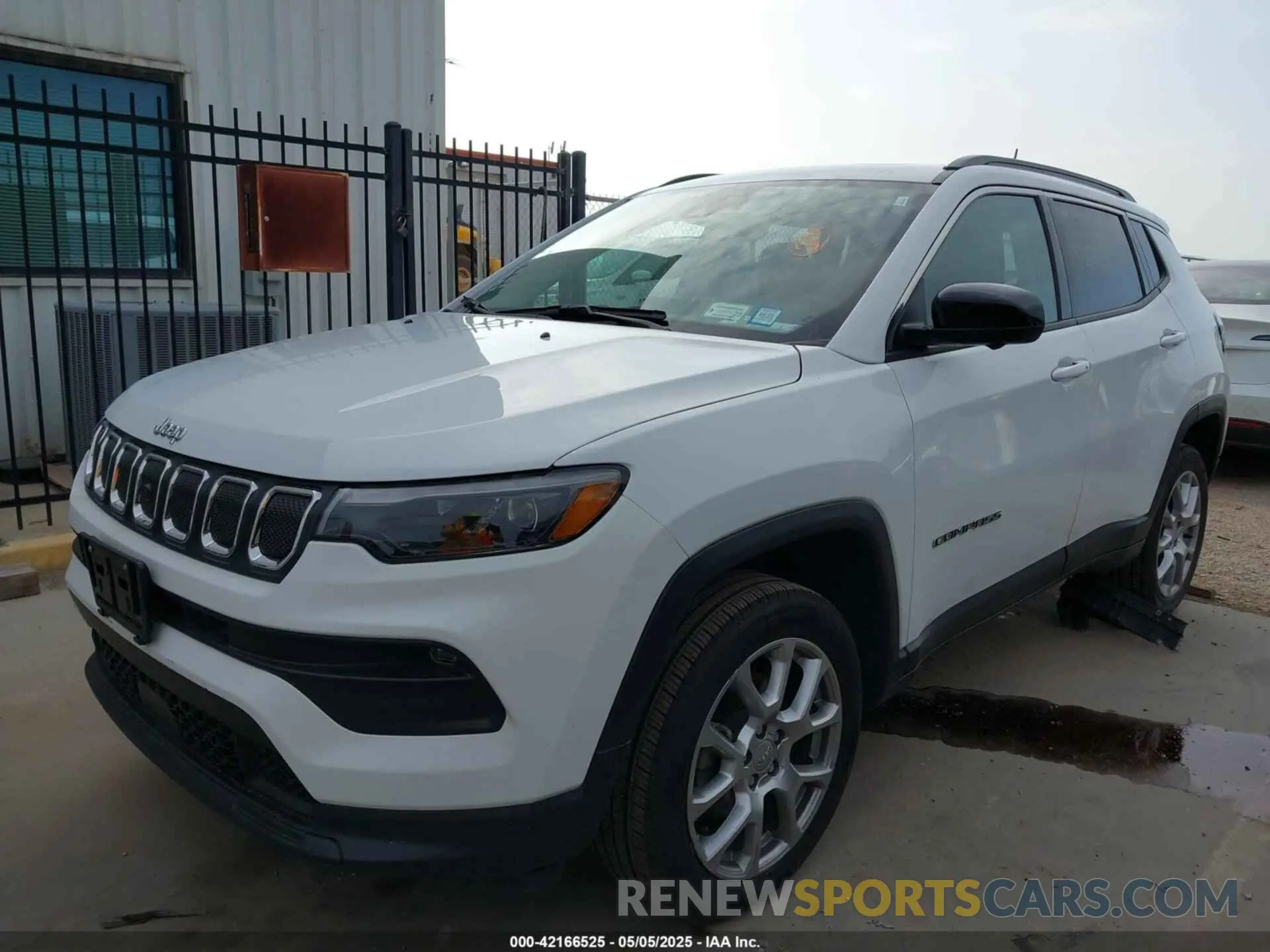 2 fotografías del automóvil dañado 3C4NJDFB4NT209450 JEEP COMPASS 2022