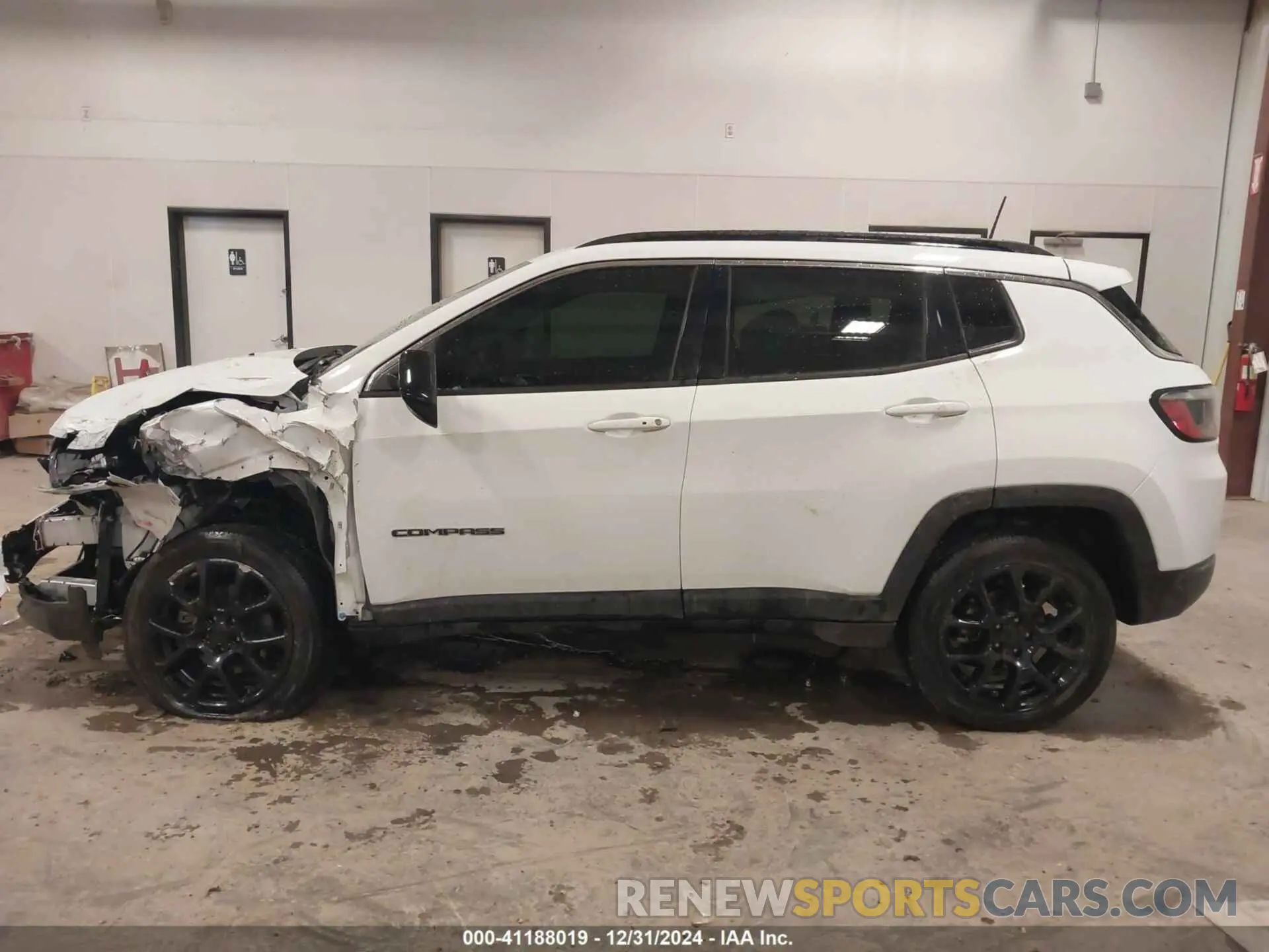 14 fotografías del automóvil dañado 3C4NJDFB5NT109311 JEEP COMPASS 2022