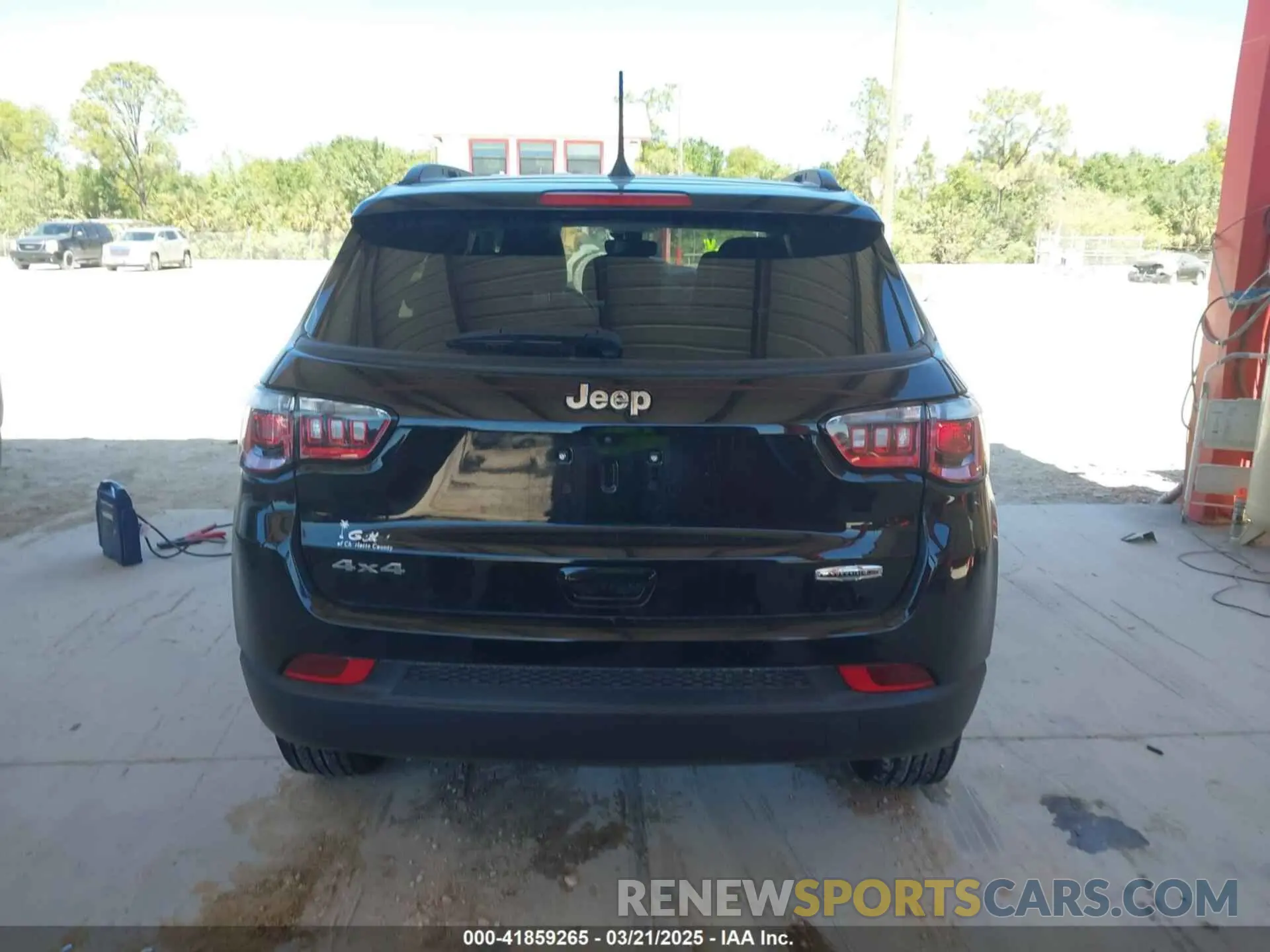 16 fotografías del automóvil dañado 3C4NJDFB8NT127866 JEEP COMPASS 2022