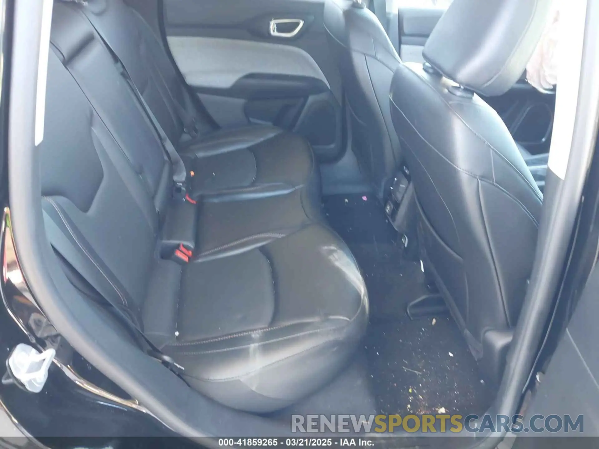 8 fotografías del automóvil dañado 3C4NJDFB8NT127866 JEEP COMPASS 2022