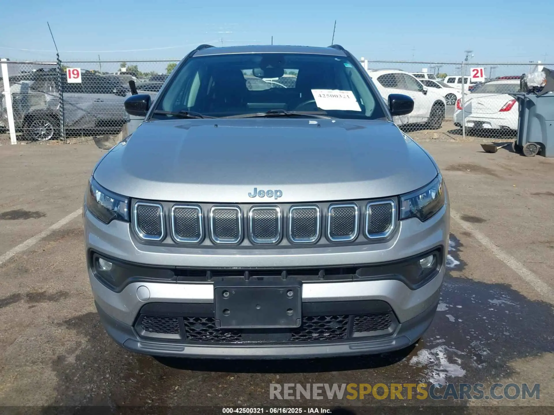13 fotografías del automóvil dañado 3C4NJDFB9NT170662 JEEP COMPASS 2022