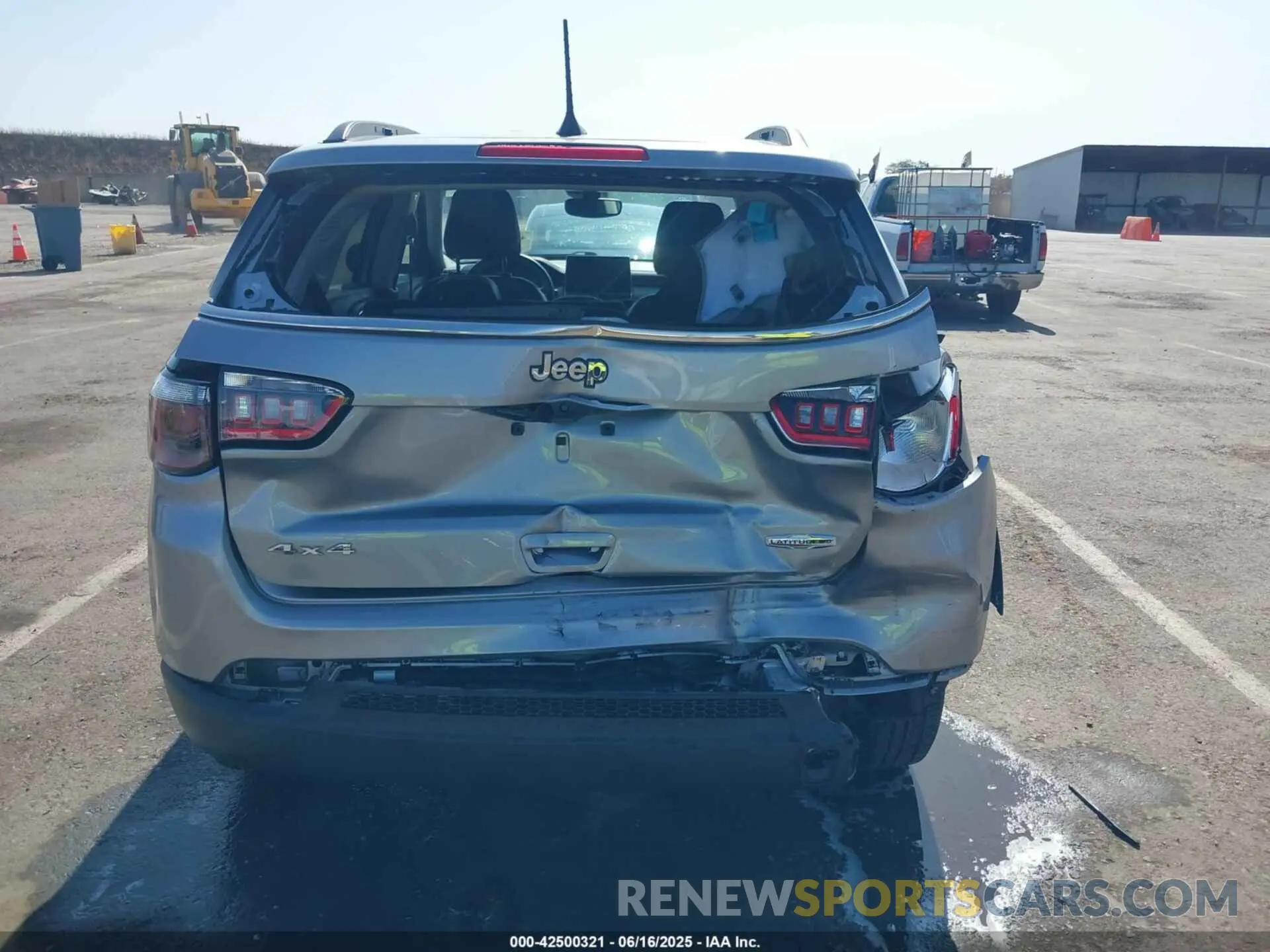 17 fotografías del automóvil dañado 3C4NJDFB9NT170662 JEEP COMPASS 2022