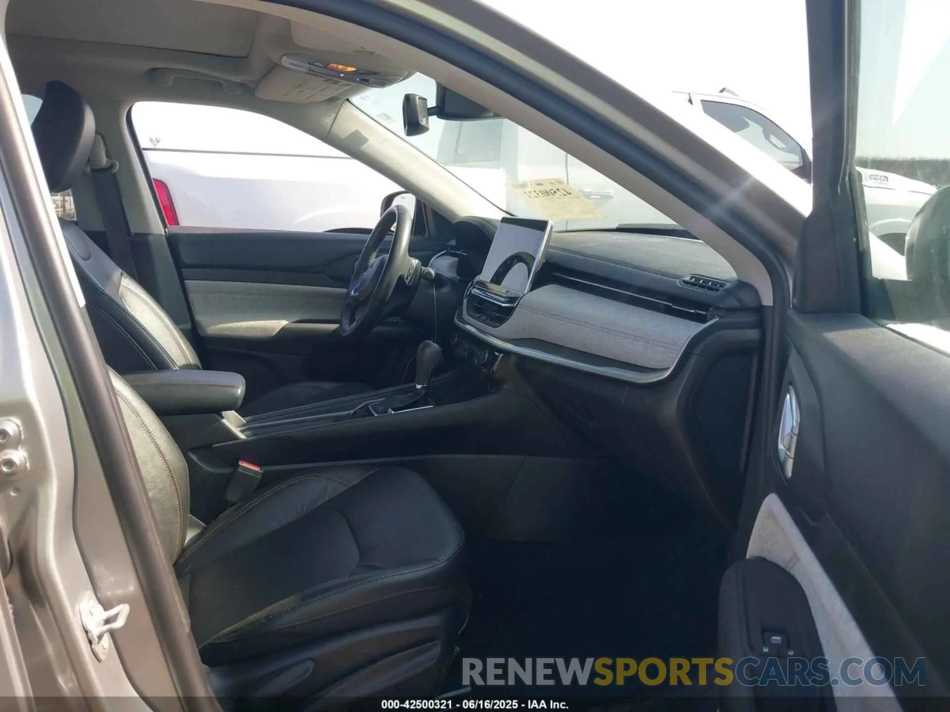 5 fotografías del automóvil dañado 3C4NJDFB9NT170662 JEEP COMPASS 2022