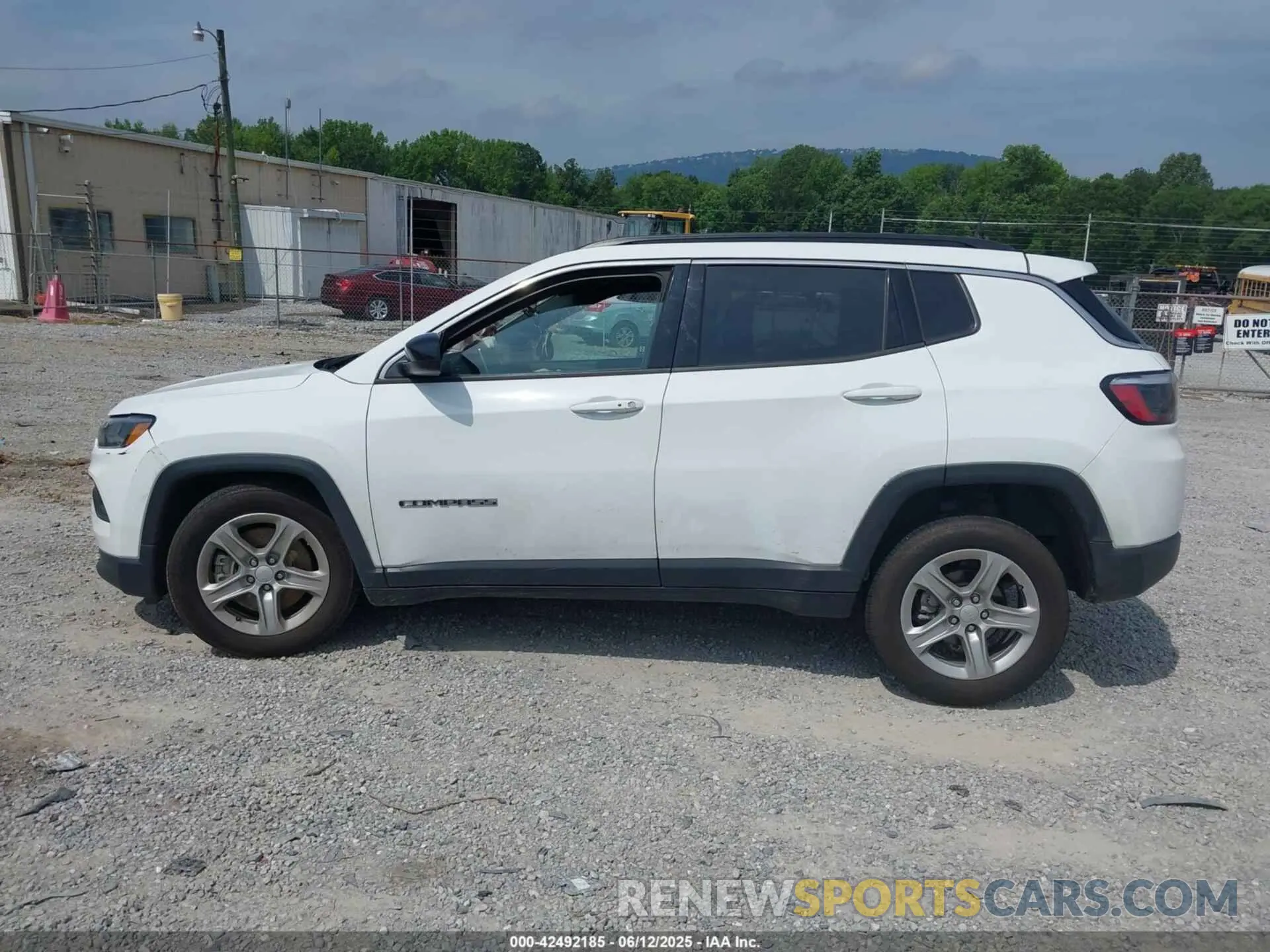 14 fotografías del automóvil dañado 3C4NJDBN2PT566984 JEEP COMPASS 2023