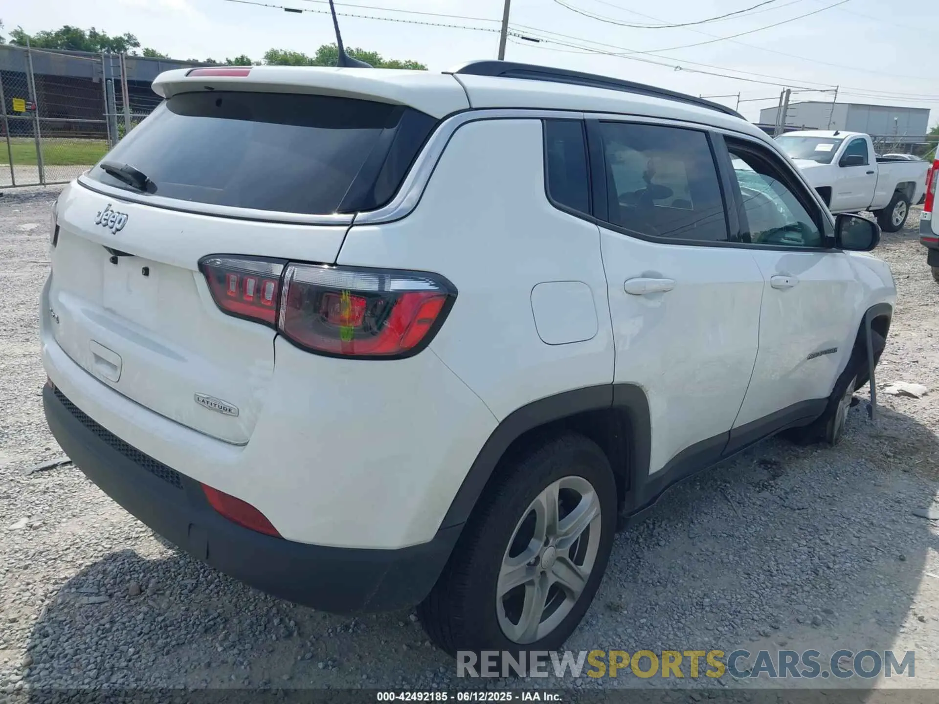 4 fotografías del automóvil dañado 3C4NJDBN2PT566984 JEEP COMPASS 2023