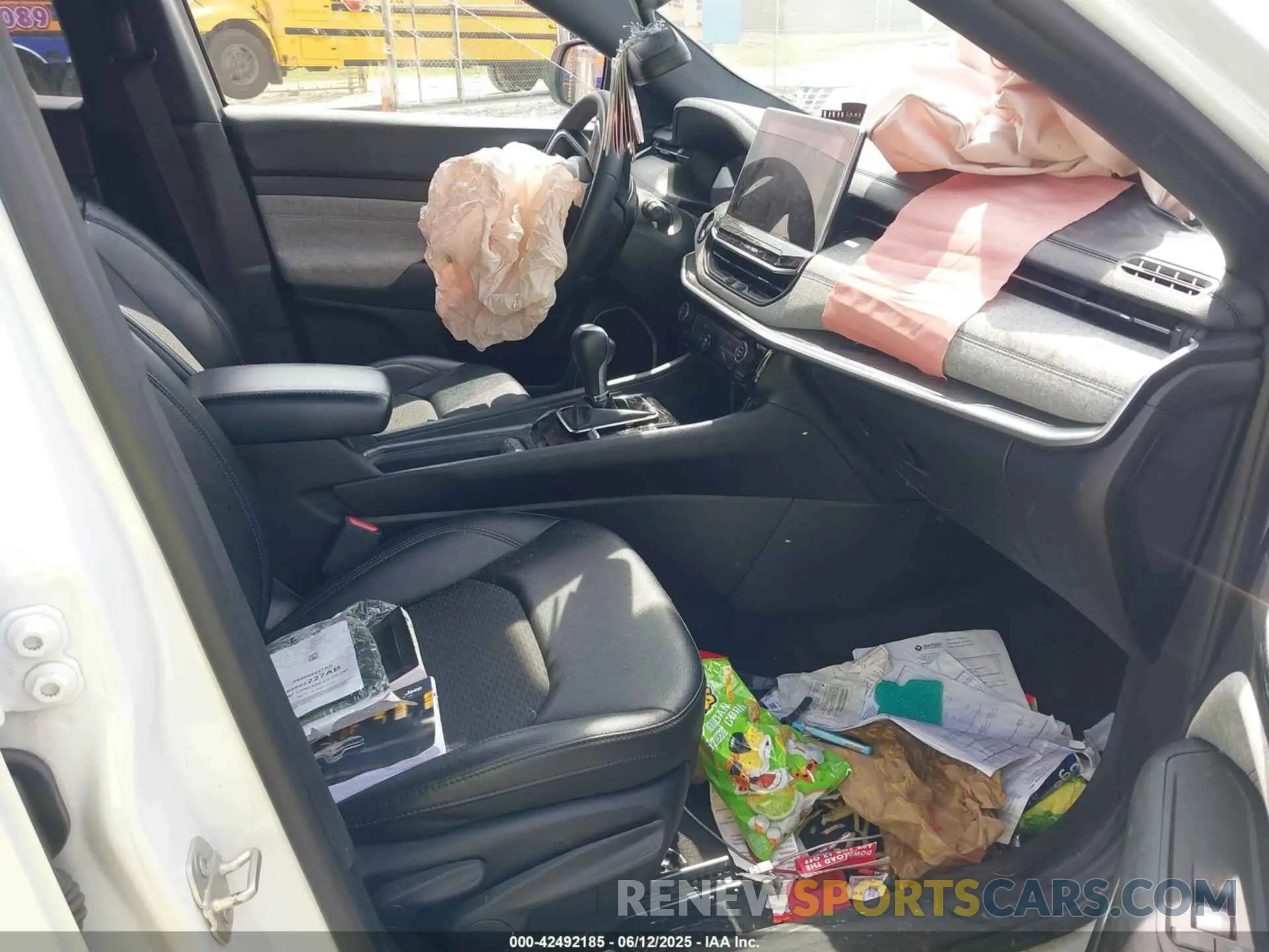 5 fotografías del automóvil dañado 3C4NJDBN2PT566984 JEEP COMPASS 2023