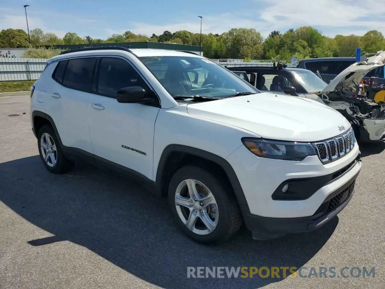 4 fotografías del automóvil dañado 3C4NJDBN3PT552785 JEEP COMPASS 2023