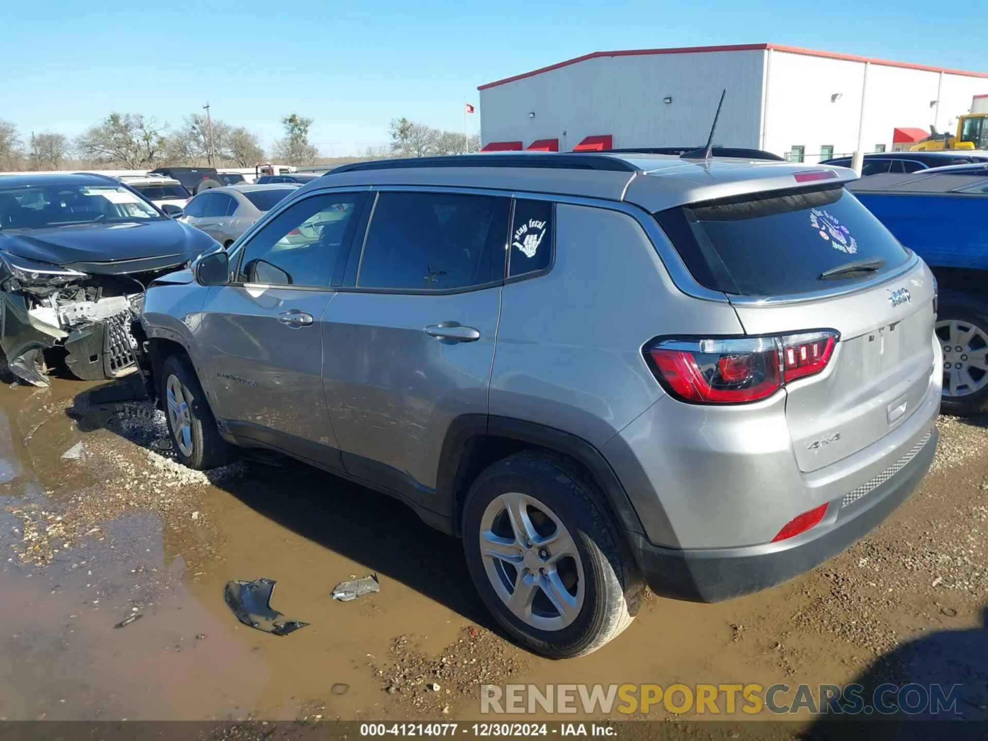 3 fotografías del automóvil dañado 3C4NJDBN5PT540587 JEEP COMPASS 2023