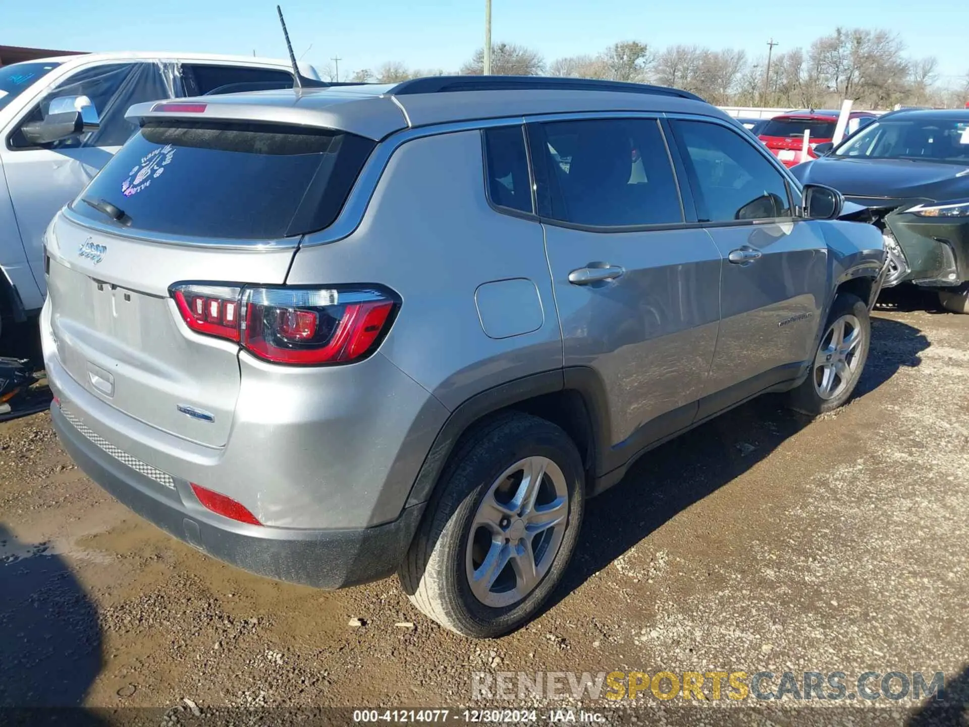4 fotografías del automóvil dañado 3C4NJDBN5PT540587 JEEP COMPASS 2023