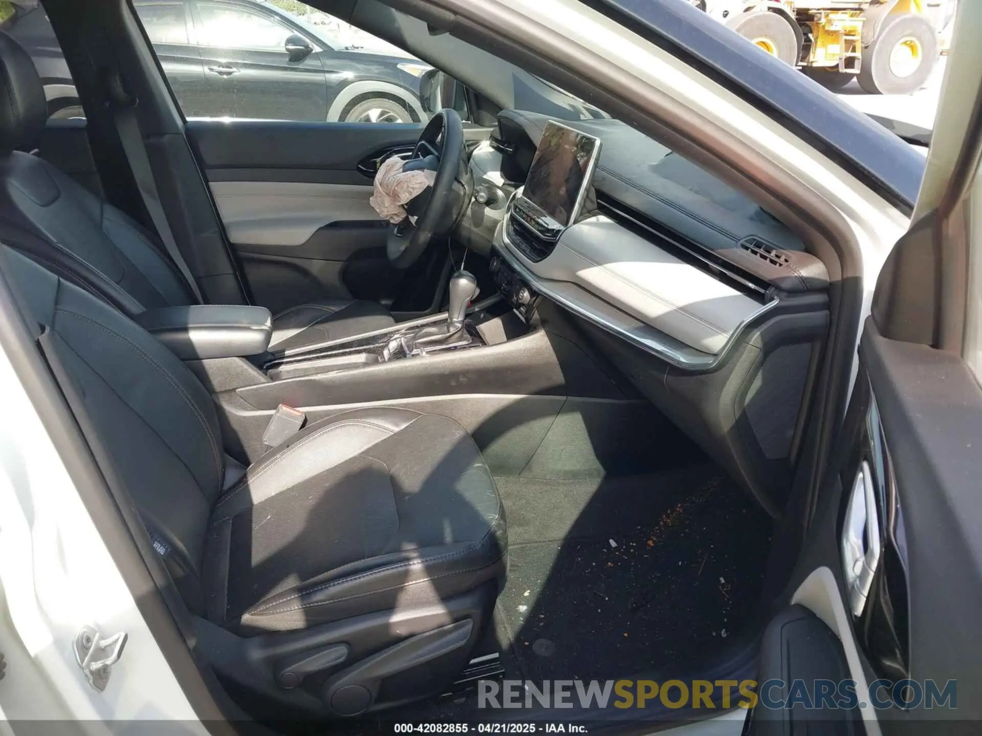 5 fotografías del automóvil dañado 3C4NJDCN8PT565904 JEEP COMPASS 2023