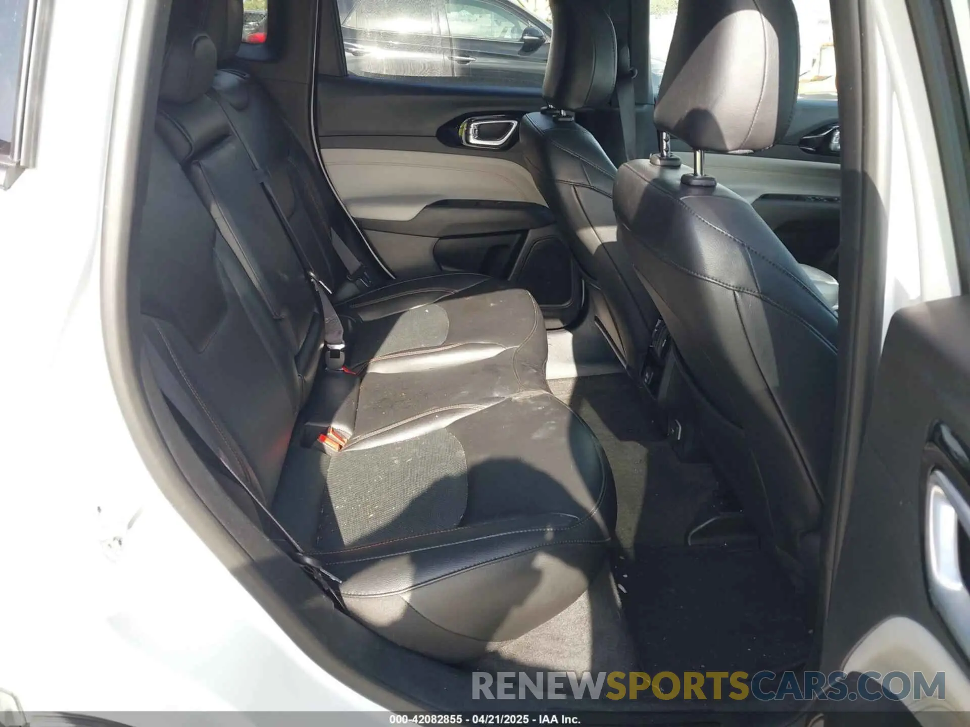 8 fotografías del automóvil dañado 3C4NJDCN8PT565904 JEEP COMPASS 2023