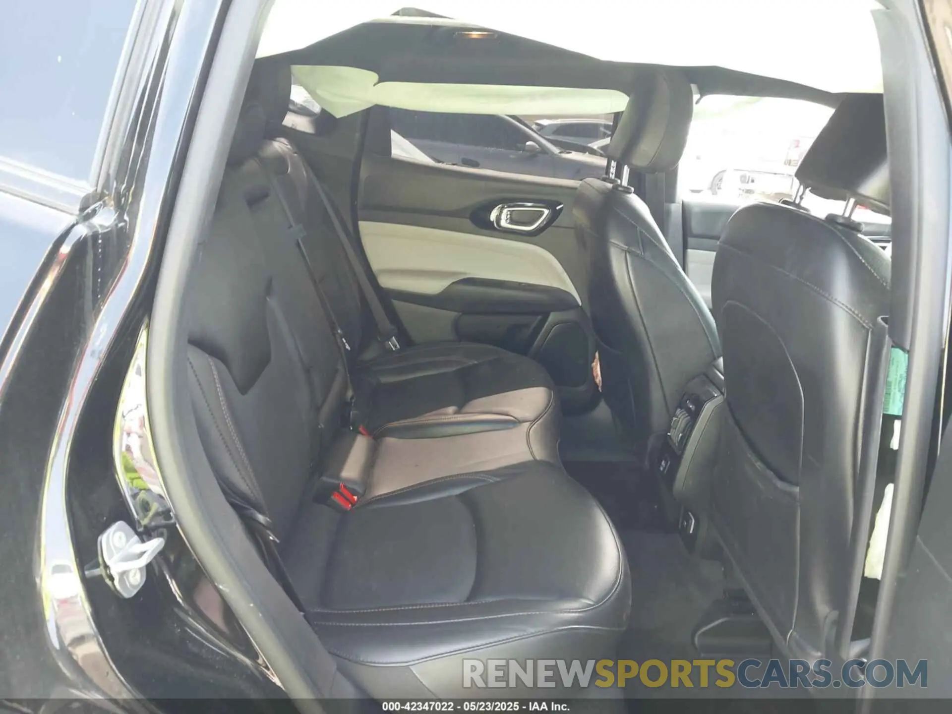8 fotografías del automóvil dañado 3C4NJDCN9PT539652 JEEP COMPASS 2023