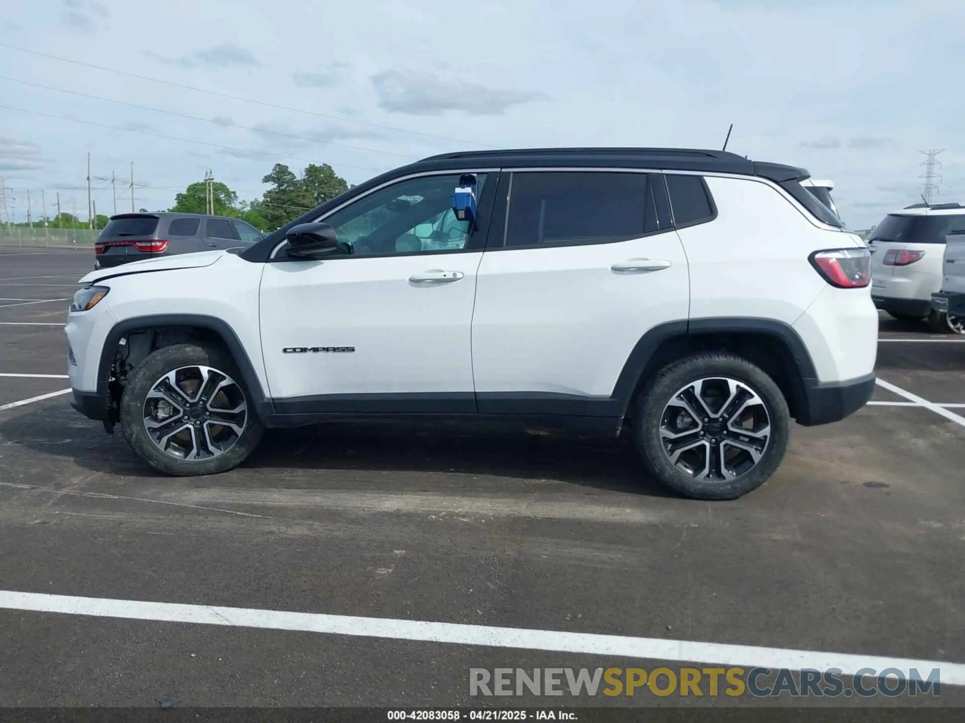 14 fotografías del automóvil dañado 3C4NJDCNXPT565743 JEEP COMPASS 2023