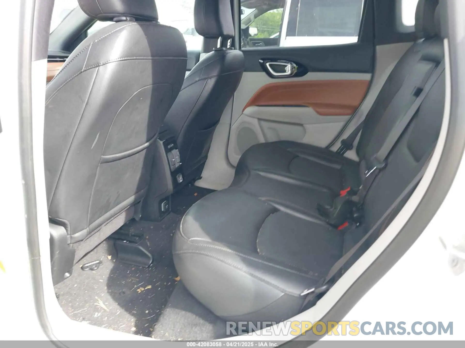 8 fotografías del automóvil dañado 3C4NJDCNXPT565743 JEEP COMPASS 2023