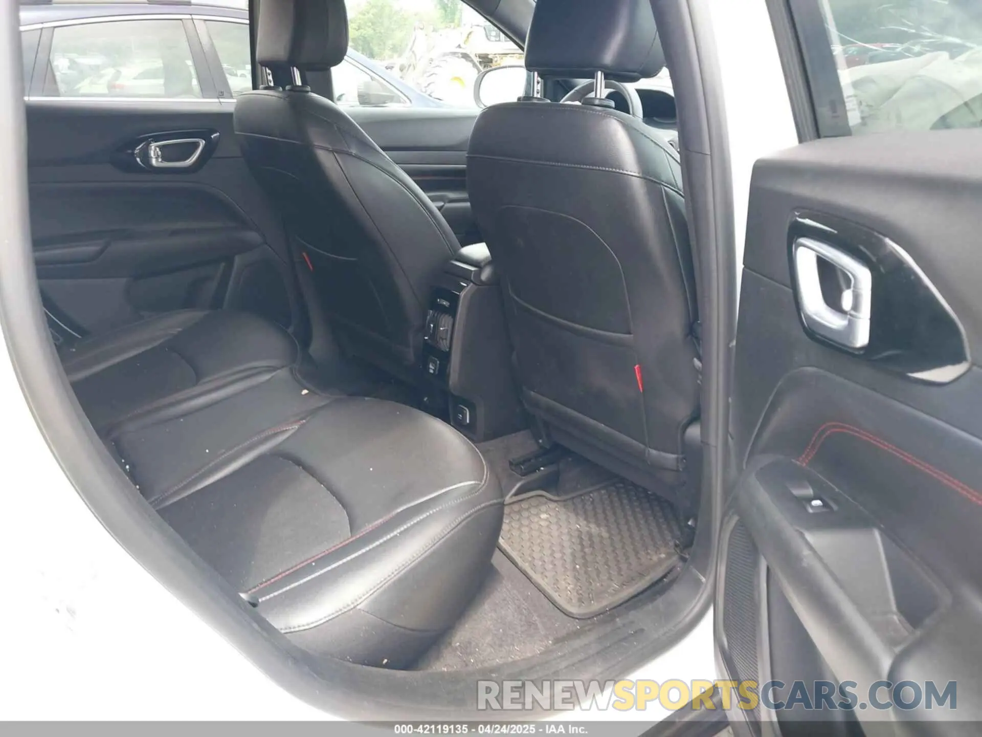8 fotografías del automóvil dañado 3C4NJDDN4PT511725 JEEP COMPASS 2023