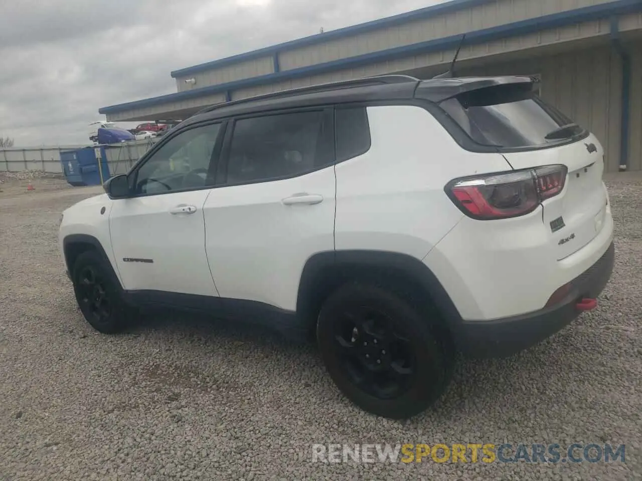 2 fotografías del automóvil dañado 3C4NJDDN5PT565793 JEEP COMPASS 2023
