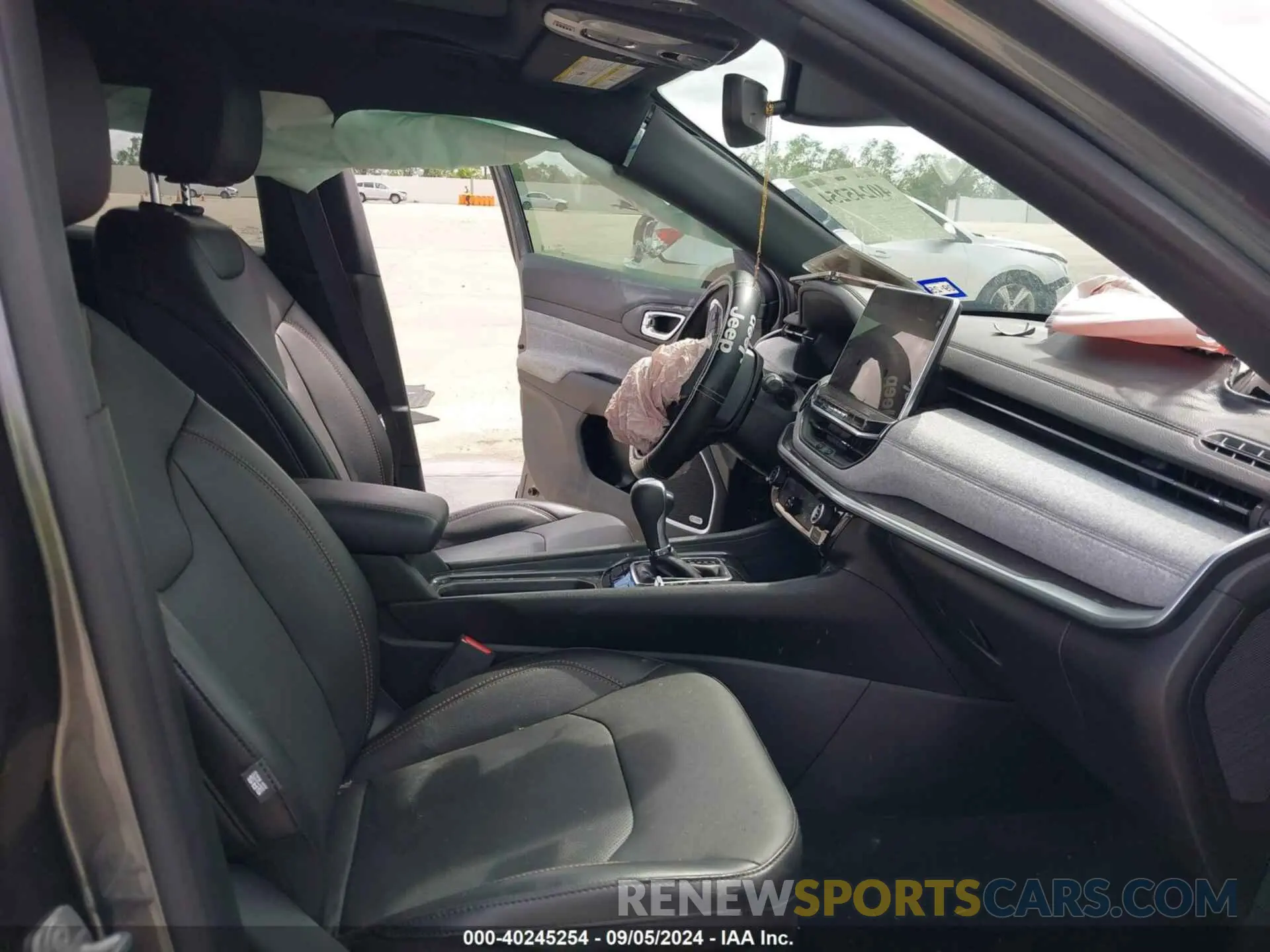 5 fotografías del automóvil dañado 3C4NJDFN4PT513651 JEEP COMPASS 2023