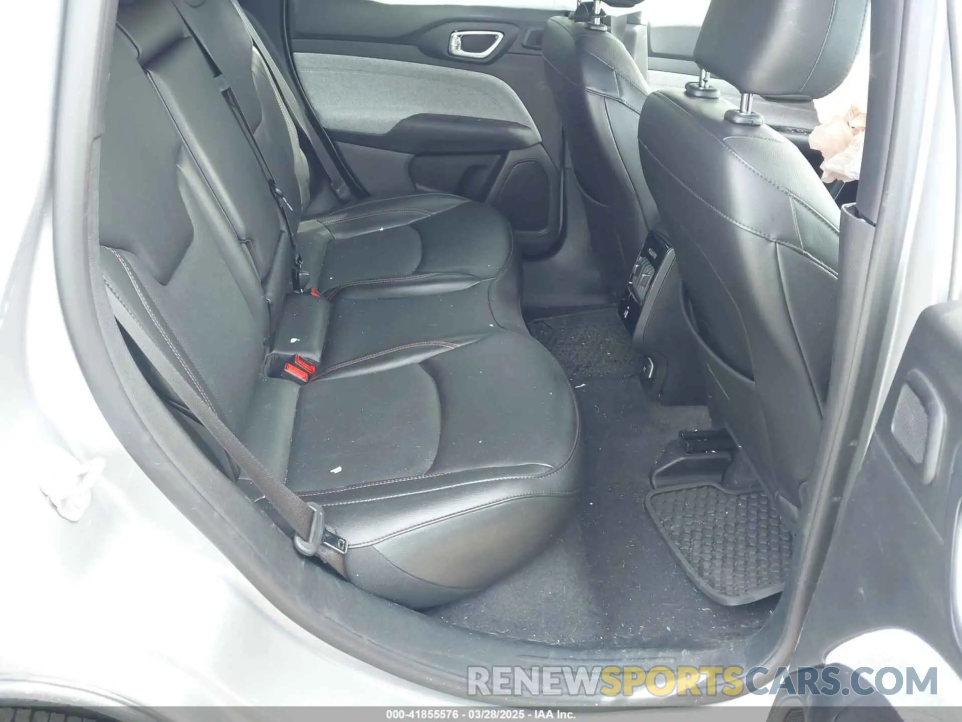 8 fotografías del automóvil dañado 3C4NJDFN4PT558945 JEEP COMPASS 2023