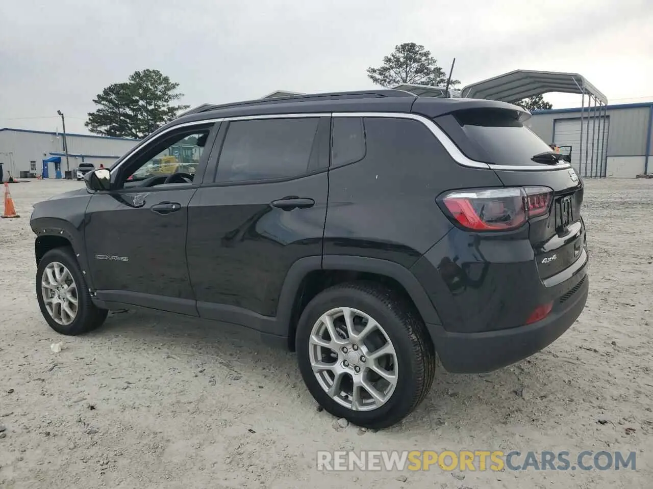 2 fotografías del automóvil dañado 3C4NJDFN5PT533259 JEEP COMPASS 2023