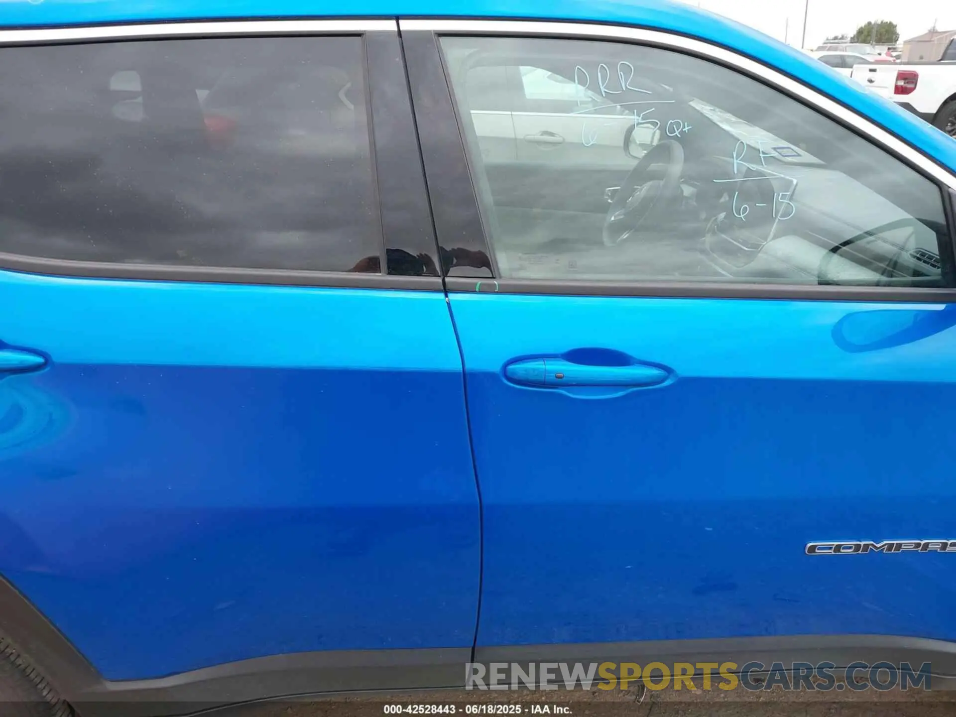 13 fotografías del automóvil dañado 3C4NJDFN8PT546846 JEEP COMPASS 2023