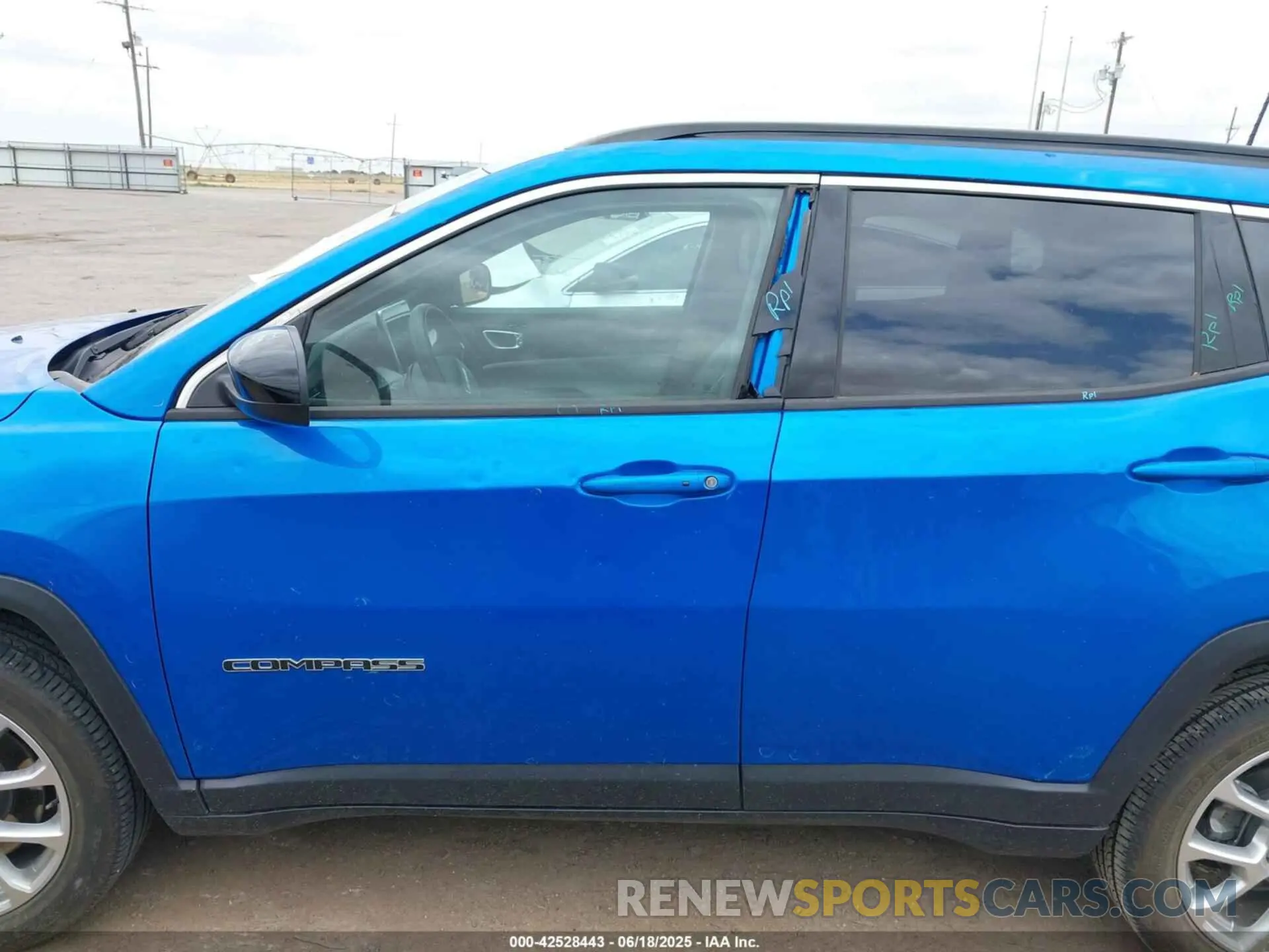 14 fotografías del automóvil dañado 3C4NJDFN8PT546846 JEEP COMPASS 2023