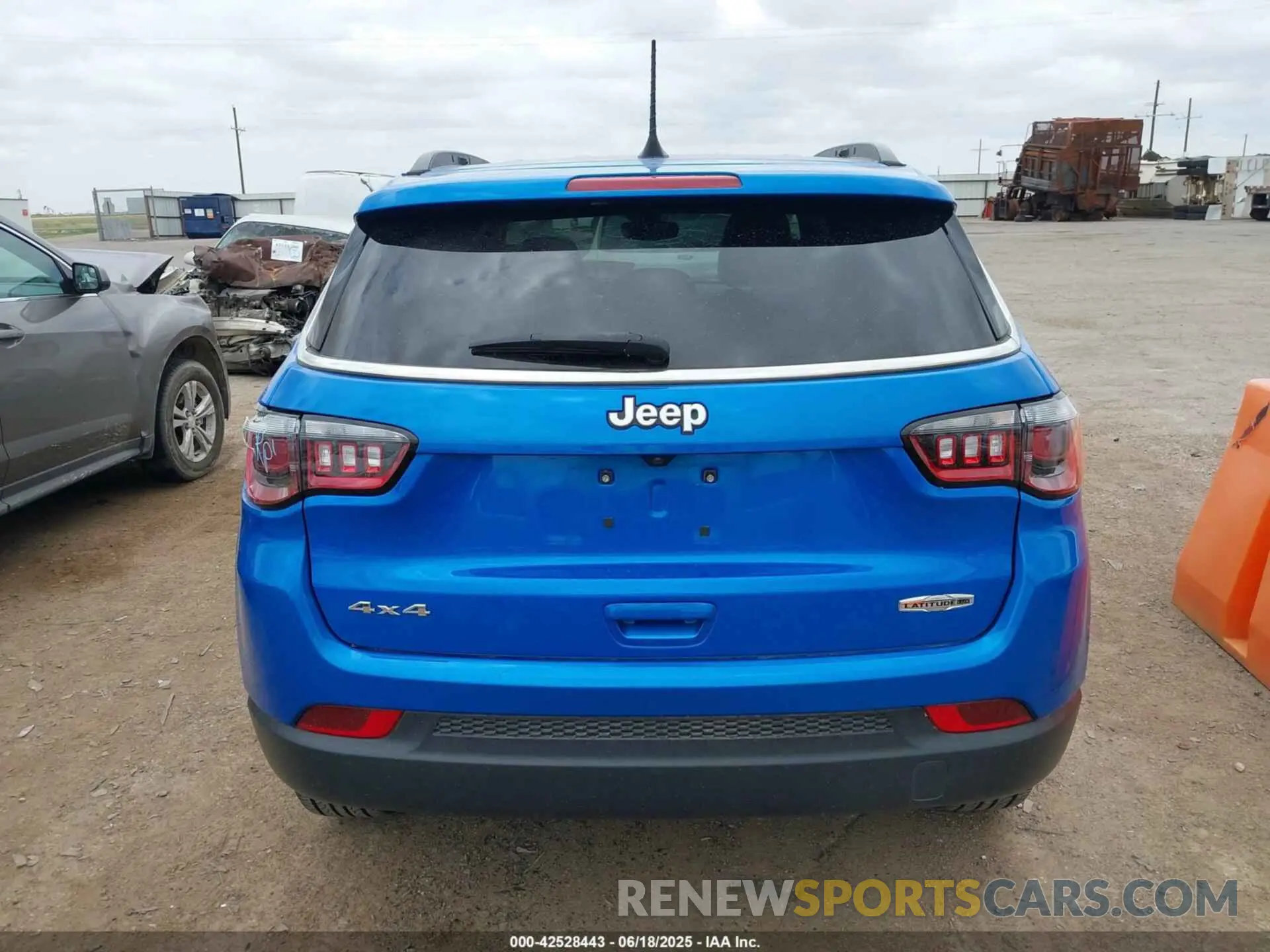 16 fotografías del automóvil dañado 3C4NJDFN8PT546846 JEEP COMPASS 2023