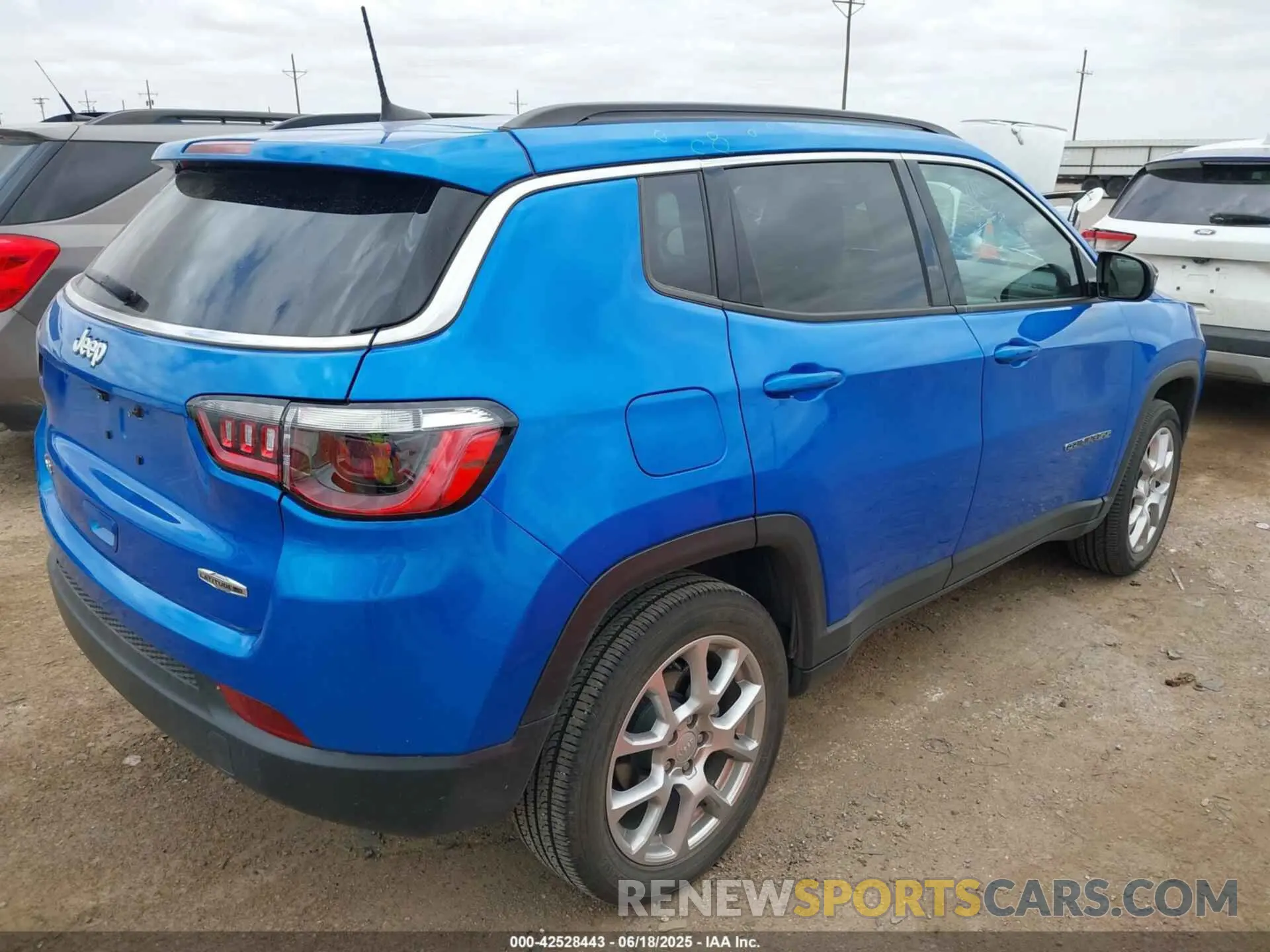 4 fotografías del automóvil dañado 3C4NJDFN8PT546846 JEEP COMPASS 2023