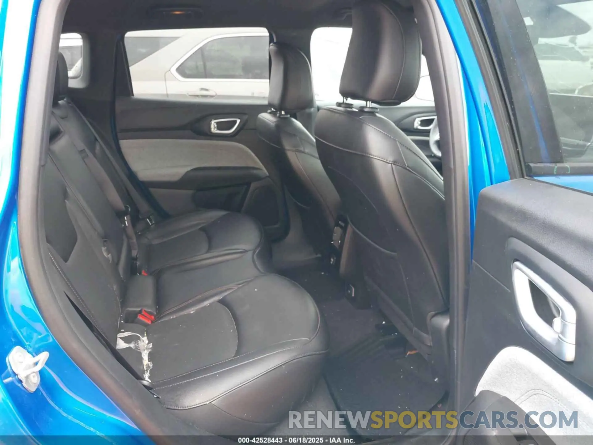 8 fotografías del automóvil dañado 3C4NJDFN8PT546846 JEEP COMPASS 2023