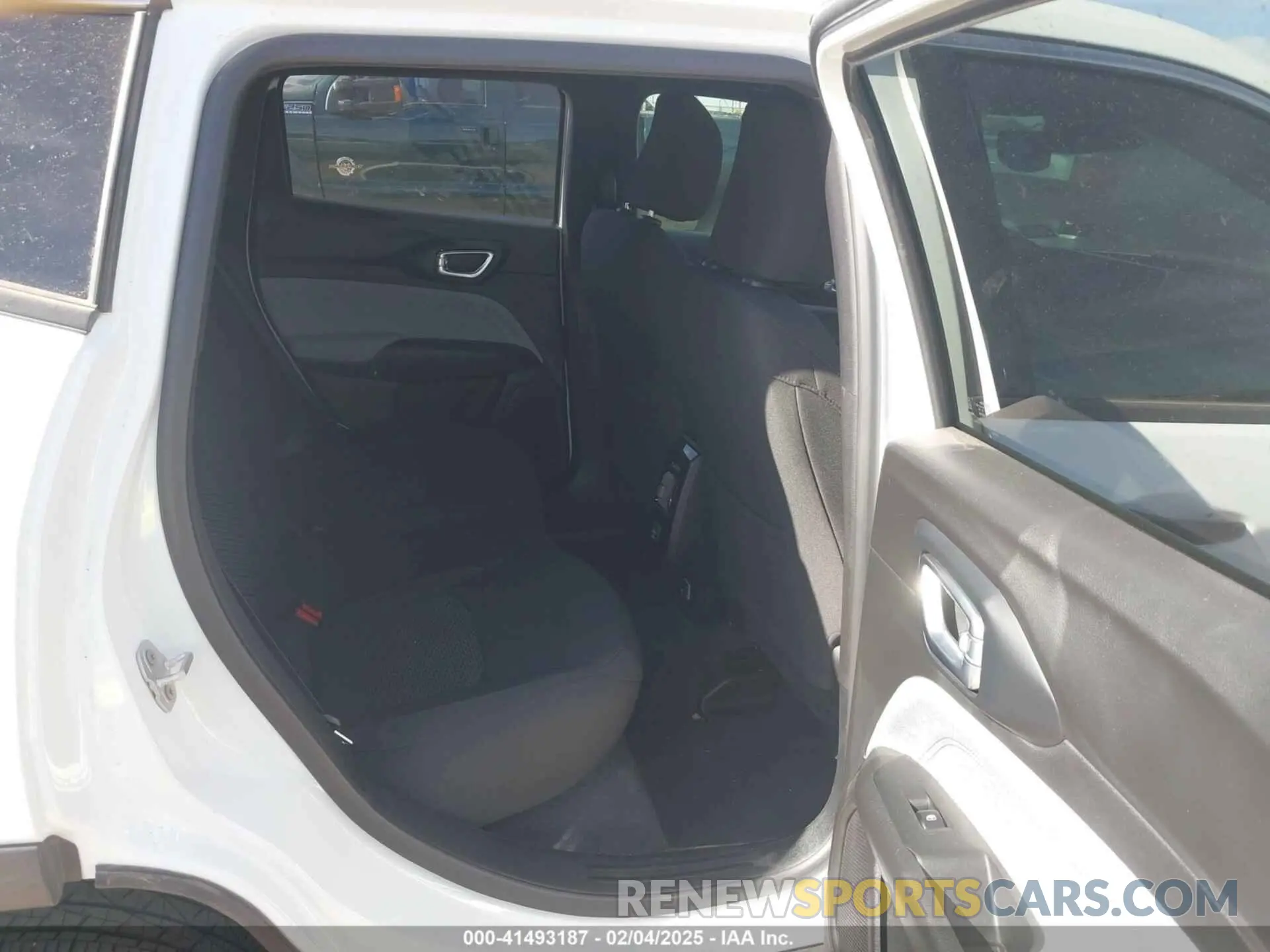 8 fotografías del automóvil dañado 3C4NJDAN8RT170417 JEEP COMPASS 2024