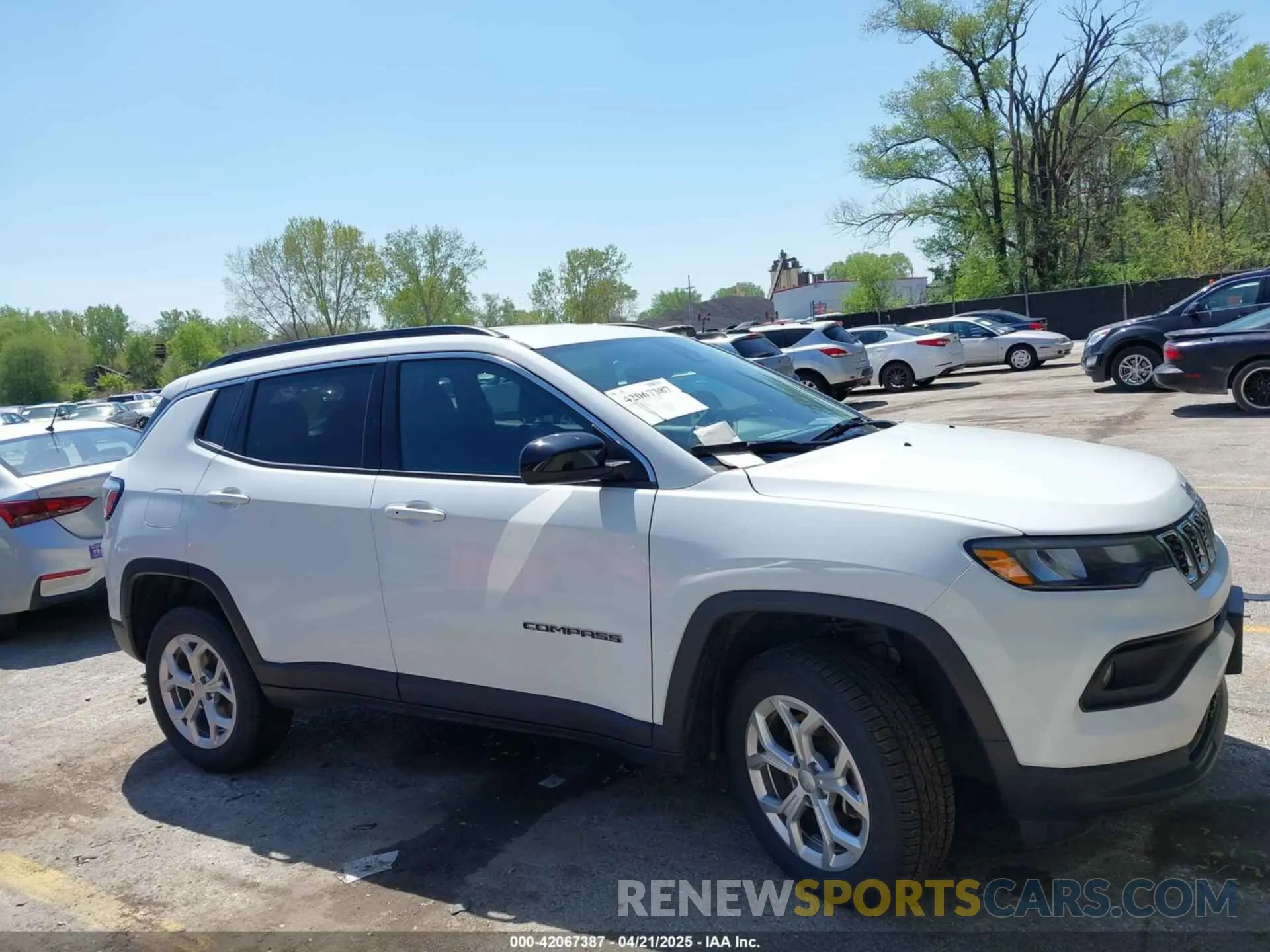 14 fotografías del automóvil dañado 3C4NJDBN0RT109268 JEEP COMPASS 2024