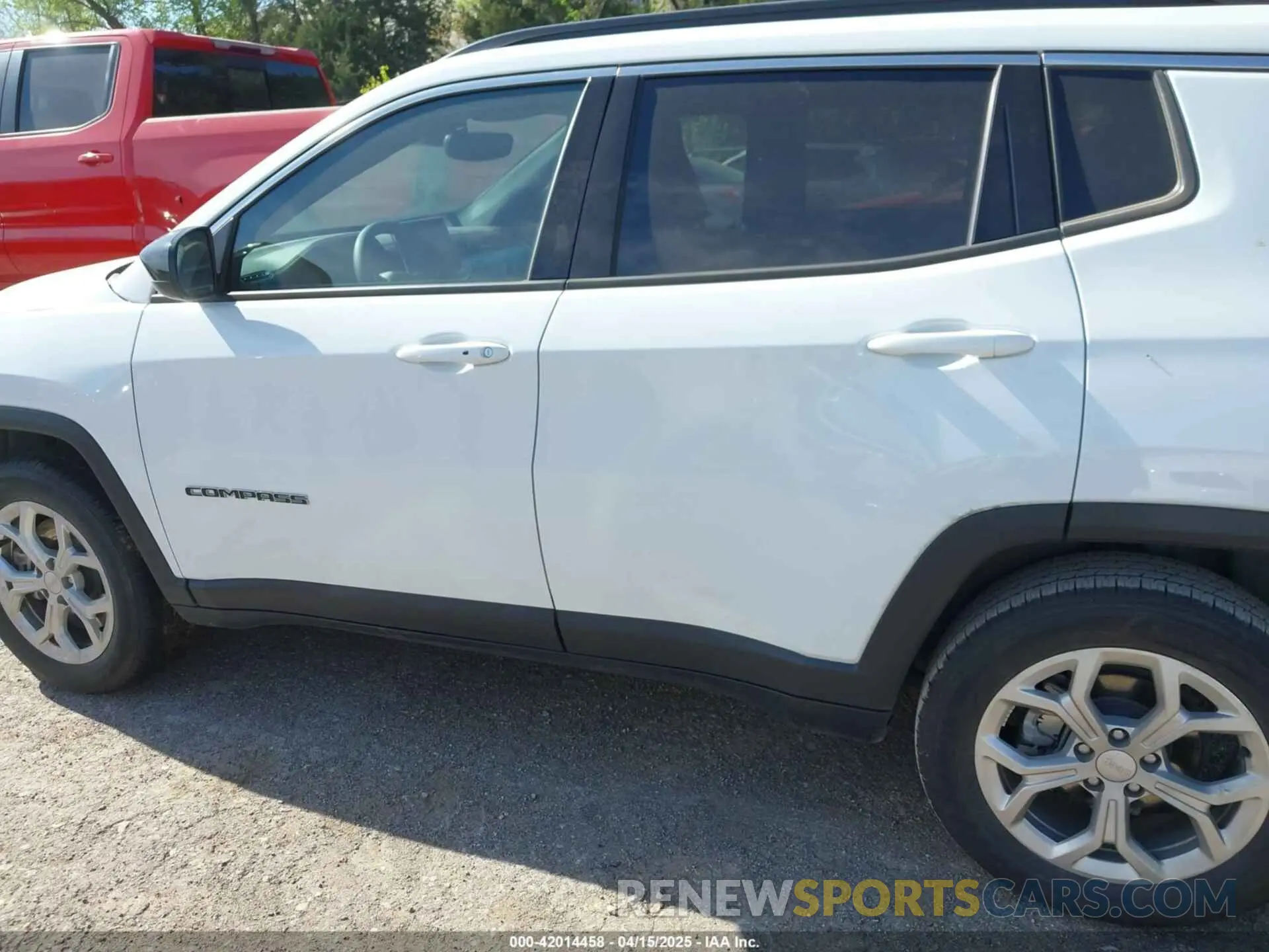 13 fotografías del automóvil dañado 3C4NJDBN1RT109571 JEEP COMPASS 2024
