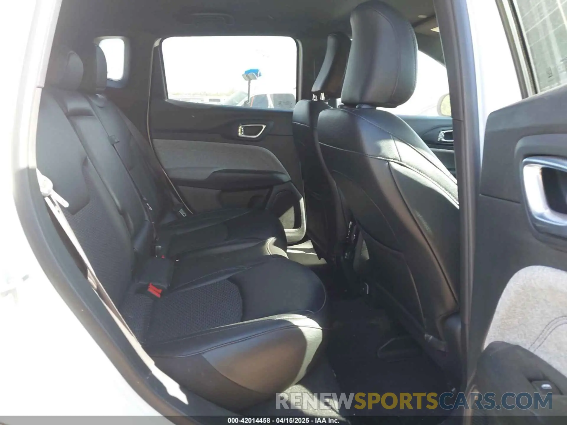 8 fotografías del automóvil dañado 3C4NJDBN1RT109571 JEEP COMPASS 2024
