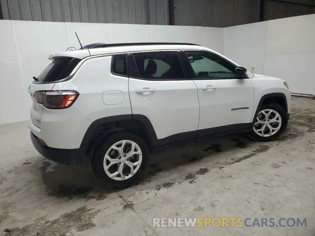 3 fotografías del automóvil dañado 3C4NJDBN2RT109661 JEEP COMPASS 2024