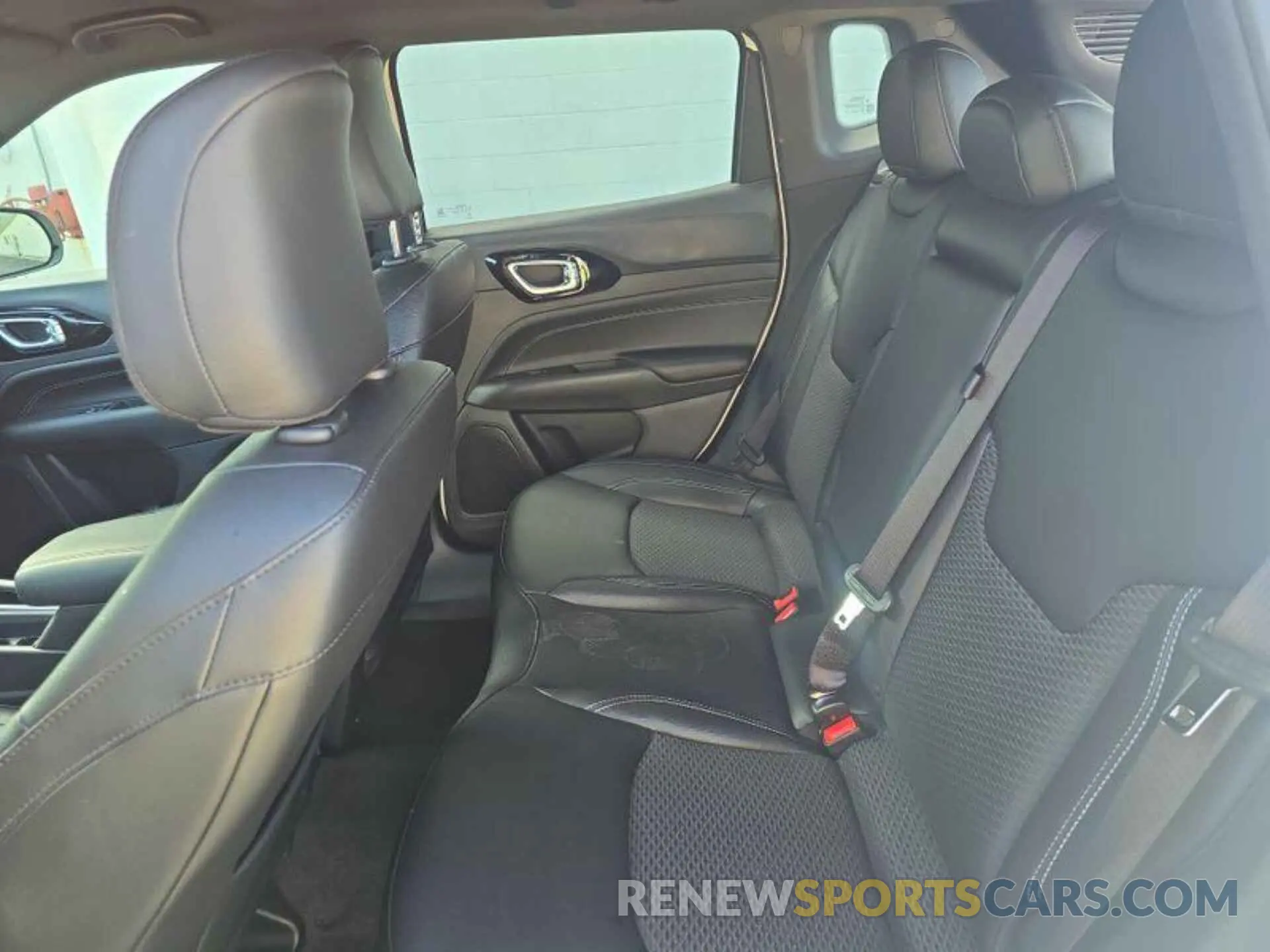 10 fotografías del automóvil dañado 3C4NJDBN2RT115542 JEEP COMPASS 2024