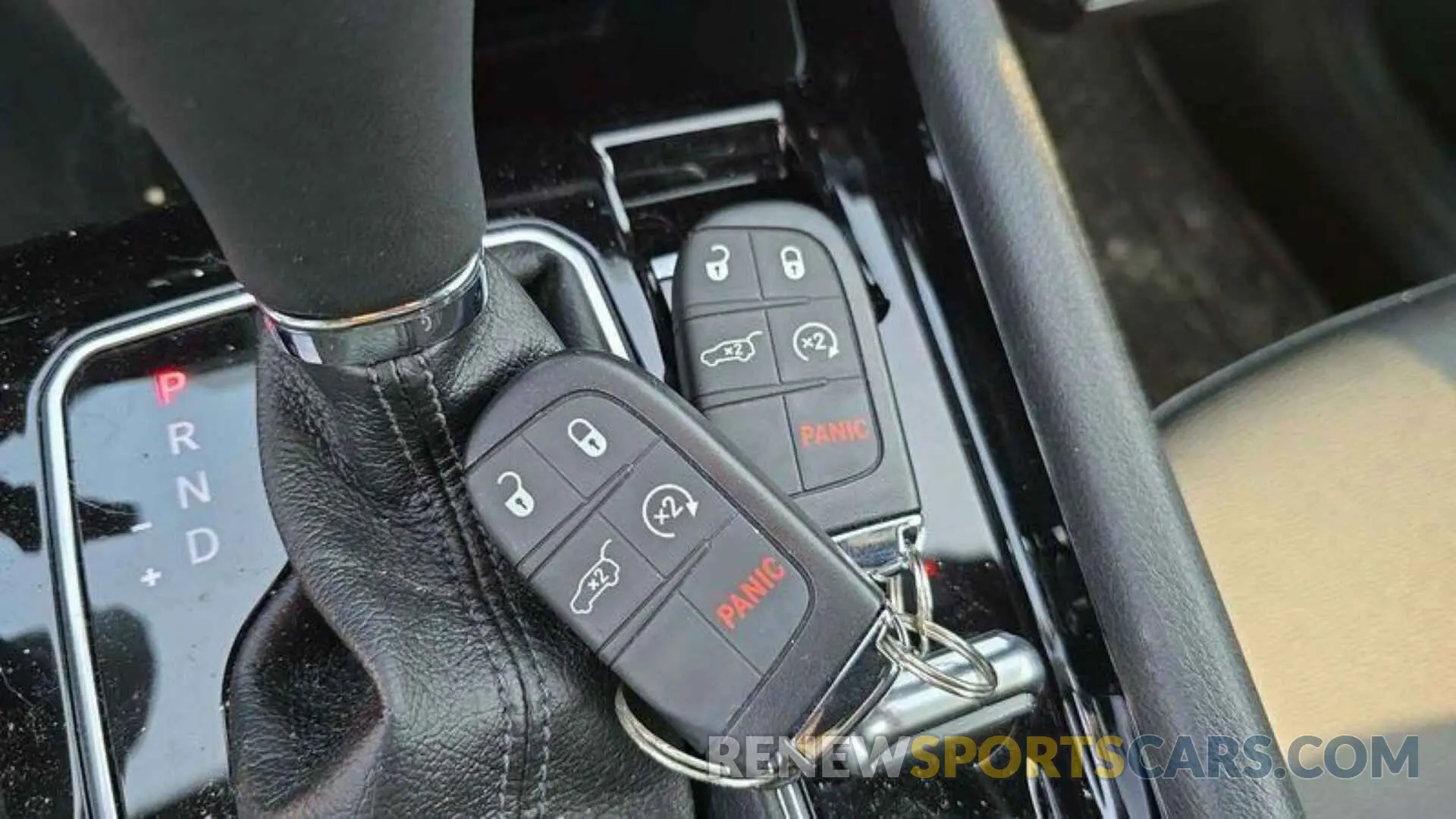 2 fotografías del automóvil dañado 3C4NJDBN2RT115542 JEEP COMPASS 2024