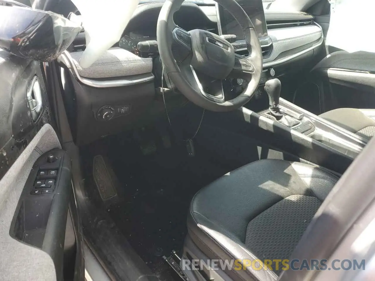 8 fotografías del automóvil dañado 3C4NJDBN5RT114739 JEEP COMPASS 2024