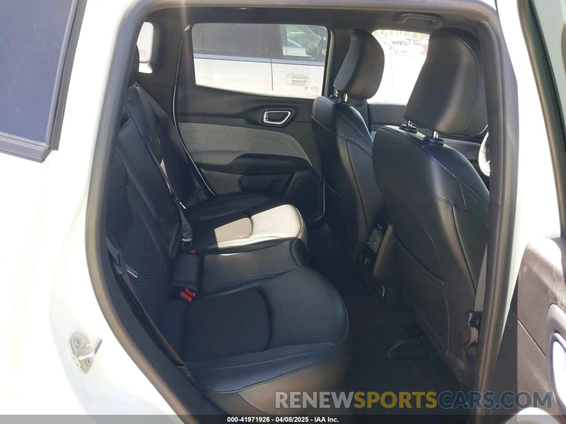 8 fotografías del automóvil dañado 3C4NJDBN5RT119388 JEEP COMPASS 2024