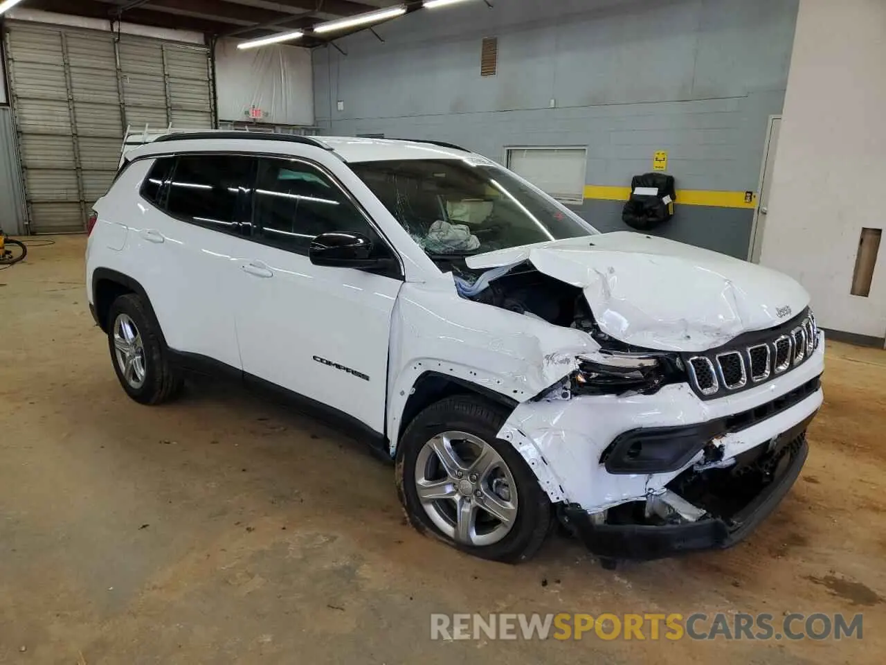 4 fotografías del automóvil dañado 3C4NJDBN7RT606091 JEEP COMPASS 2024