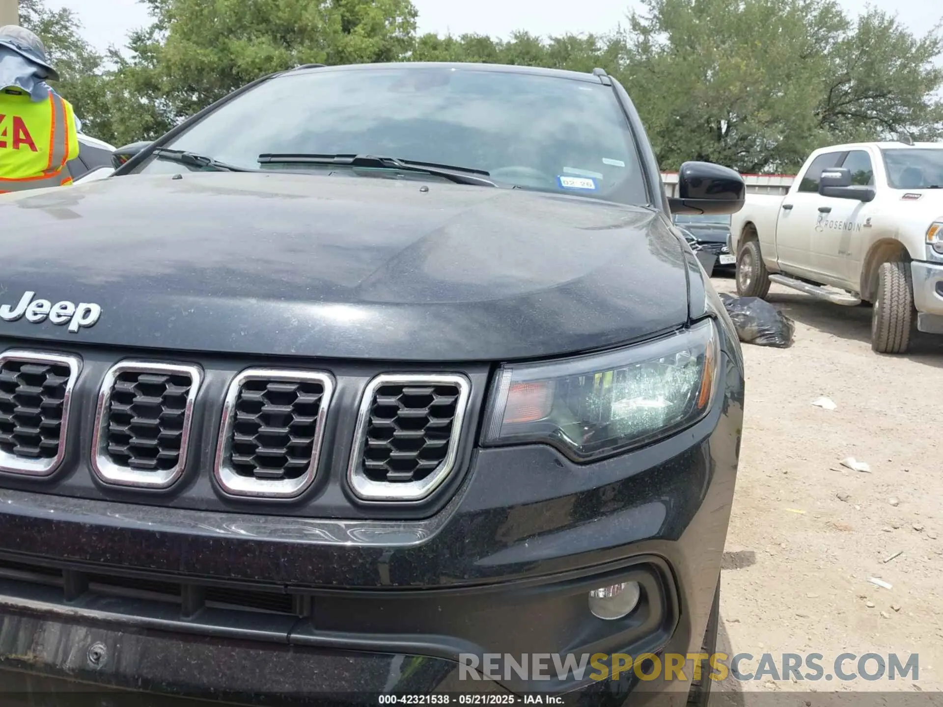 12 fotografías del automóvil dañado 3C4NJDBN8RT119367 JEEP COMPASS 2024