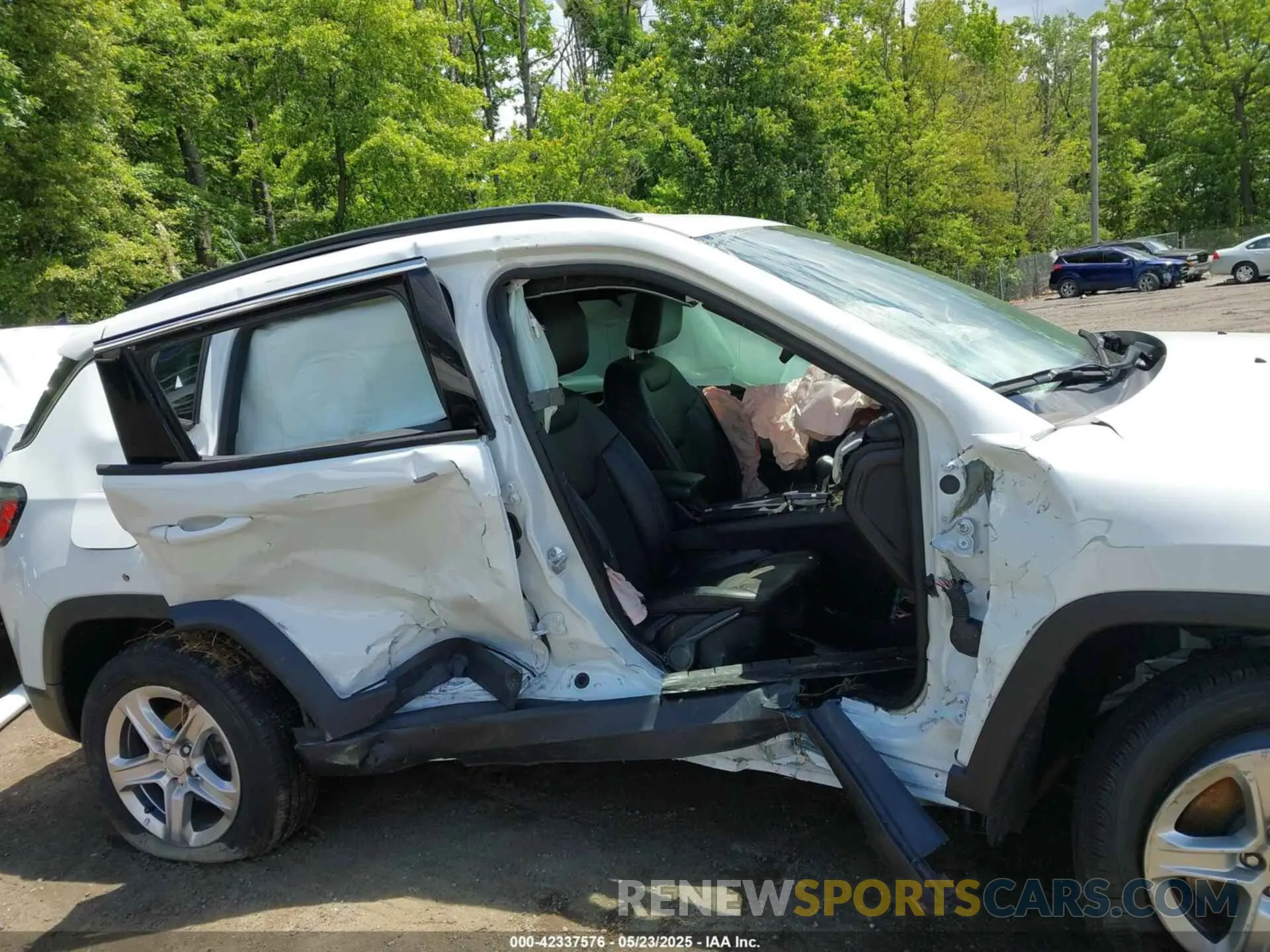 12 fotografías del automóvil dañado 3C4NJDBN8RT603894 JEEP COMPASS 2024