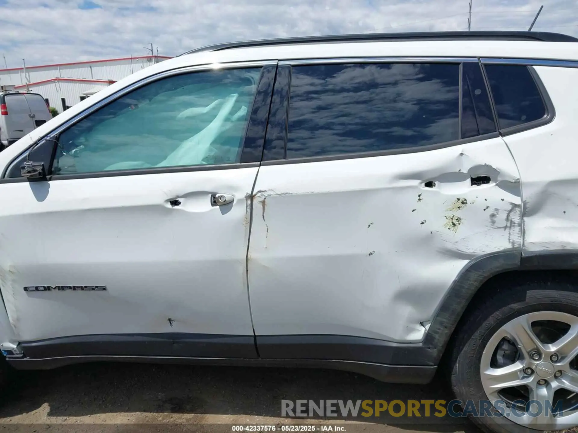 13 fotografías del automóvil dañado 3C4NJDBN8RT603894 JEEP COMPASS 2024