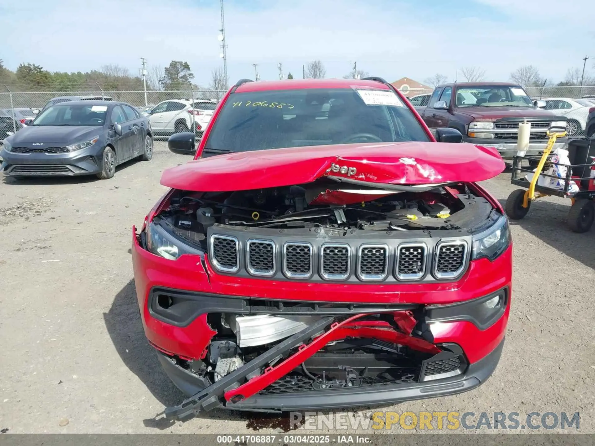12 fotografías del automóvil dañado 3C4NJDBN8RT607704 JEEP COMPASS 2024