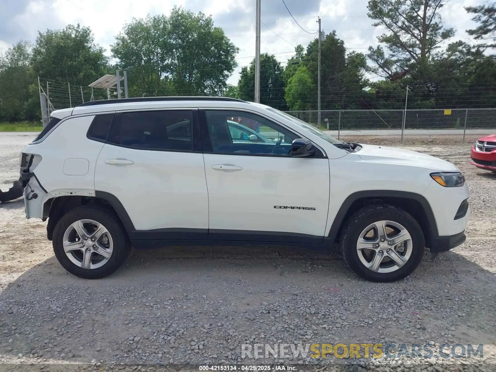 13 fotografías del automóvil dañado 3C4NJDBN9RT604049 JEEP COMPASS 2024