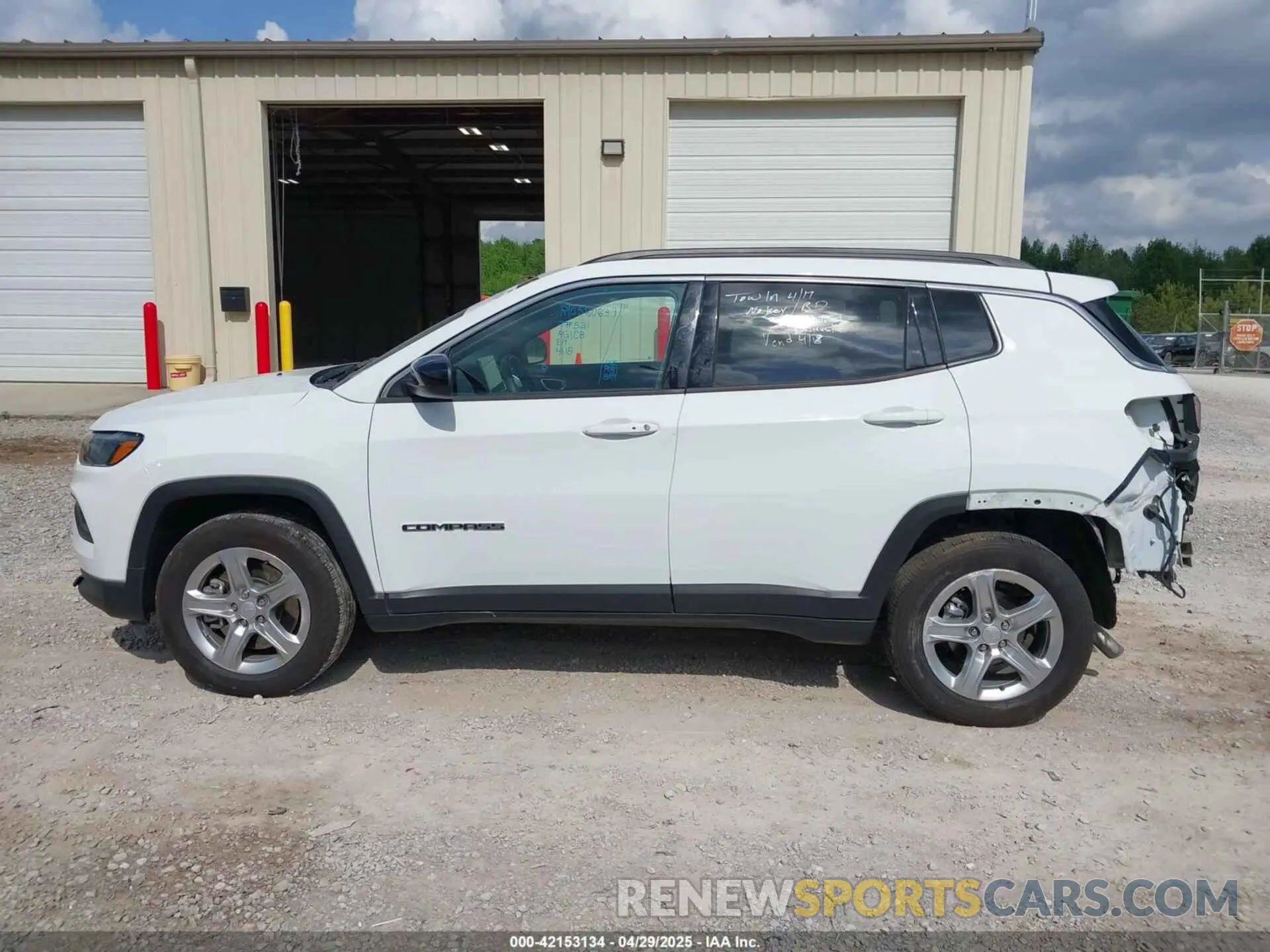 14 fotografías del automóvil dañado 3C4NJDBN9RT604049 JEEP COMPASS 2024